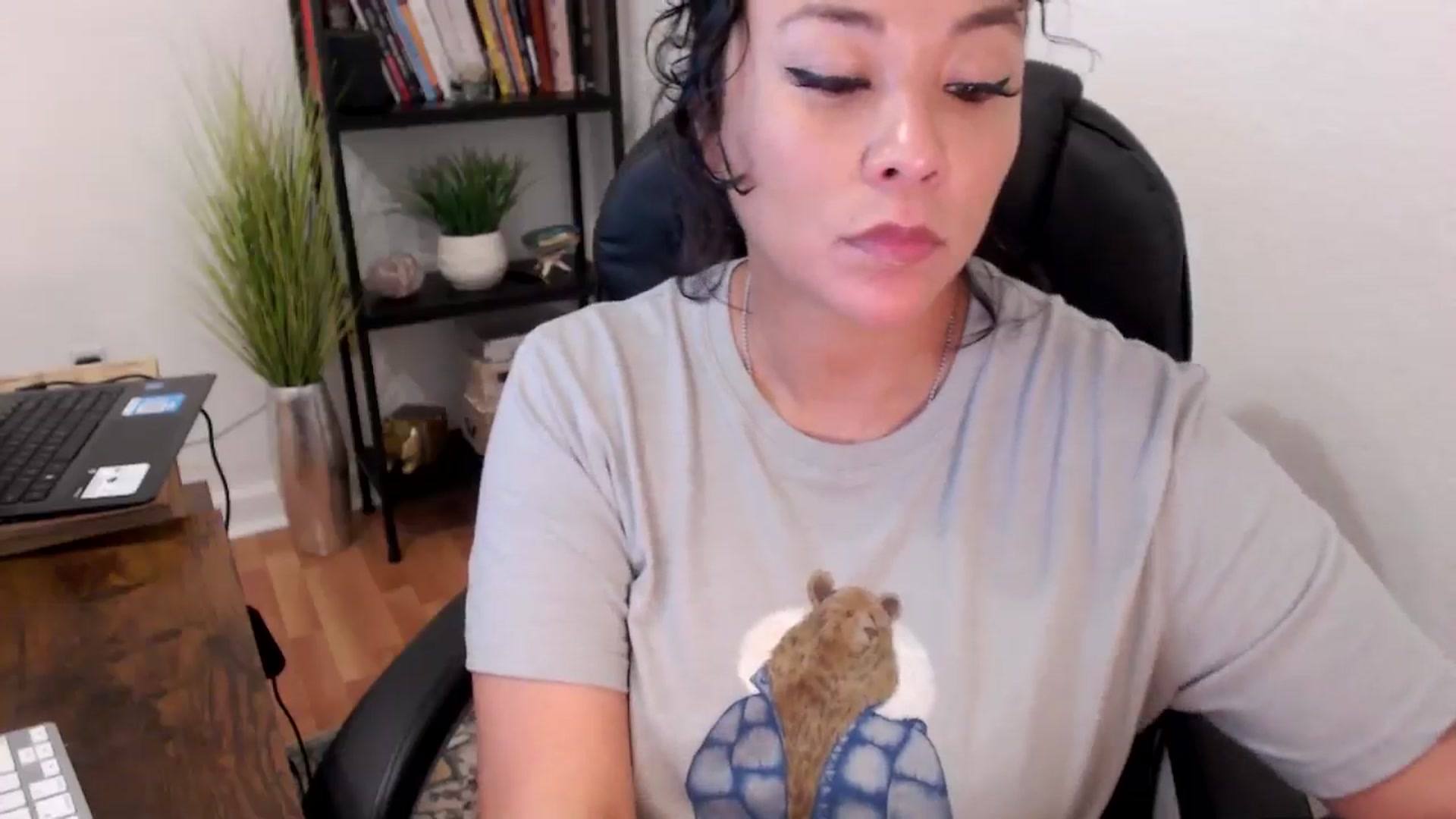 Gallery image thumbnail from MickaylaMinx's myfreecams stream on, 11/11/2024, 19:04 image 9 of 20