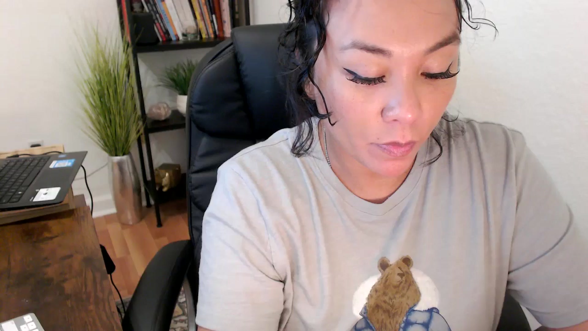 Gallery image thumbnail from MickaylaMinx's myfreecams stream on, 11/11/2024, 19:04 image 15 of 20