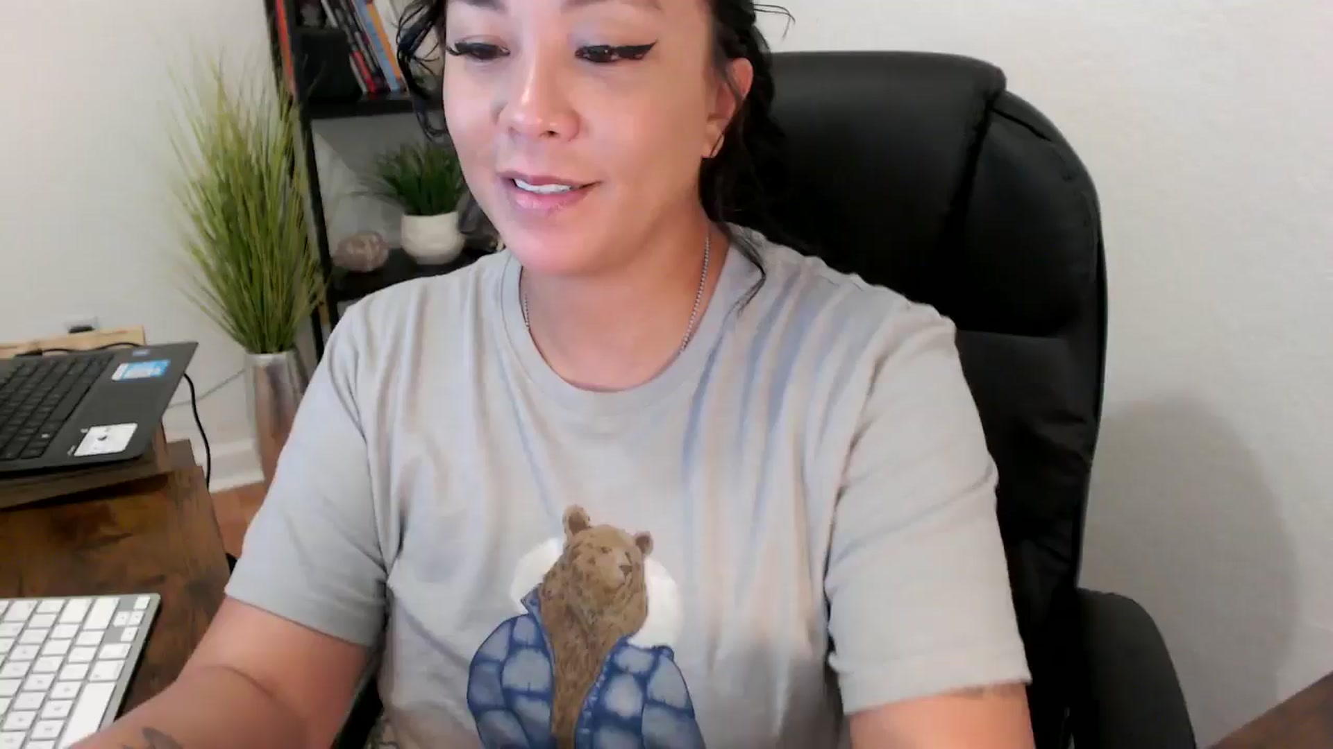 Gallery image thumbnail from MickaylaMinx's myfreecams stream on, 11/11/2024, 19:04 image 4 of 20
