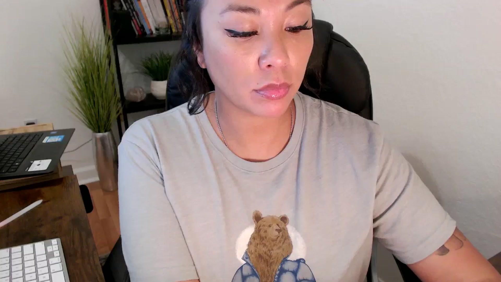 Gallery image thumbnail from MickaylaMinx's myfreecams stream on, 11/11/2024, 19:48 image 3 of 20