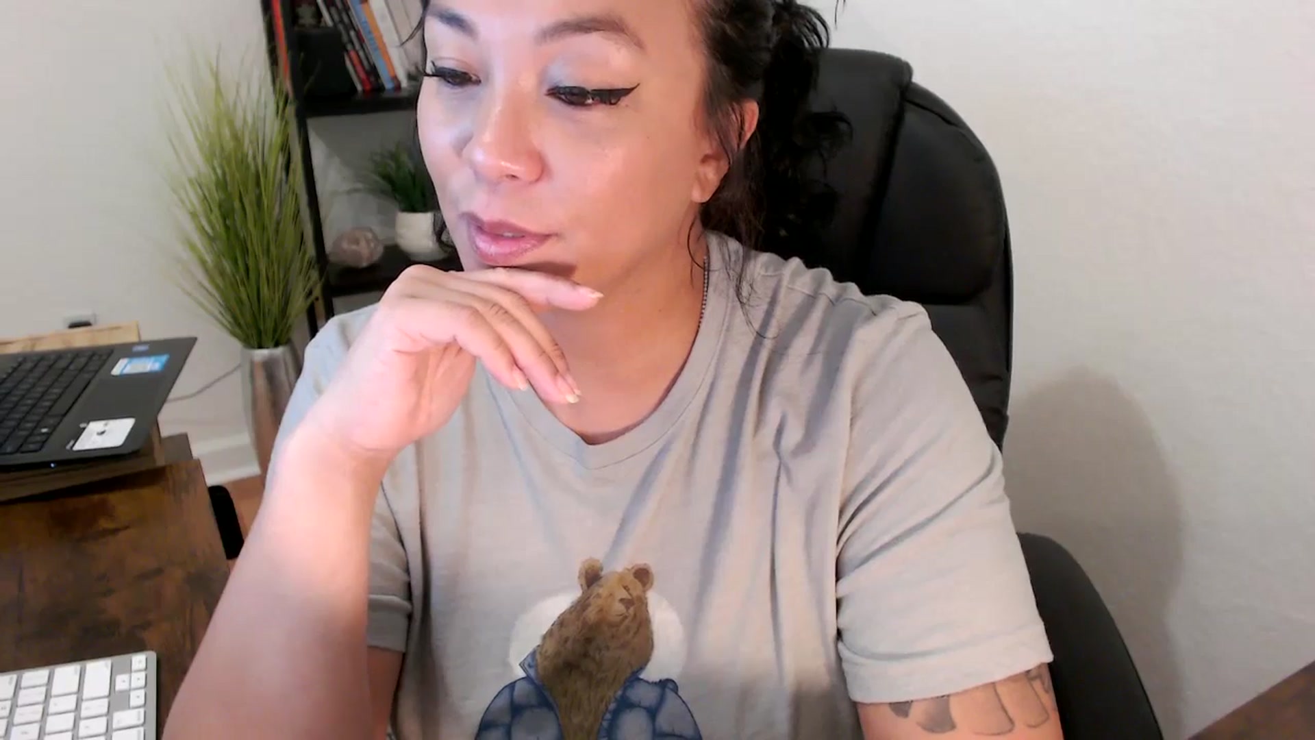 Gallery image thumbnail from MickaylaMinx's myfreecams stream on, 11/11/2024, 19:48 image 17 of 20