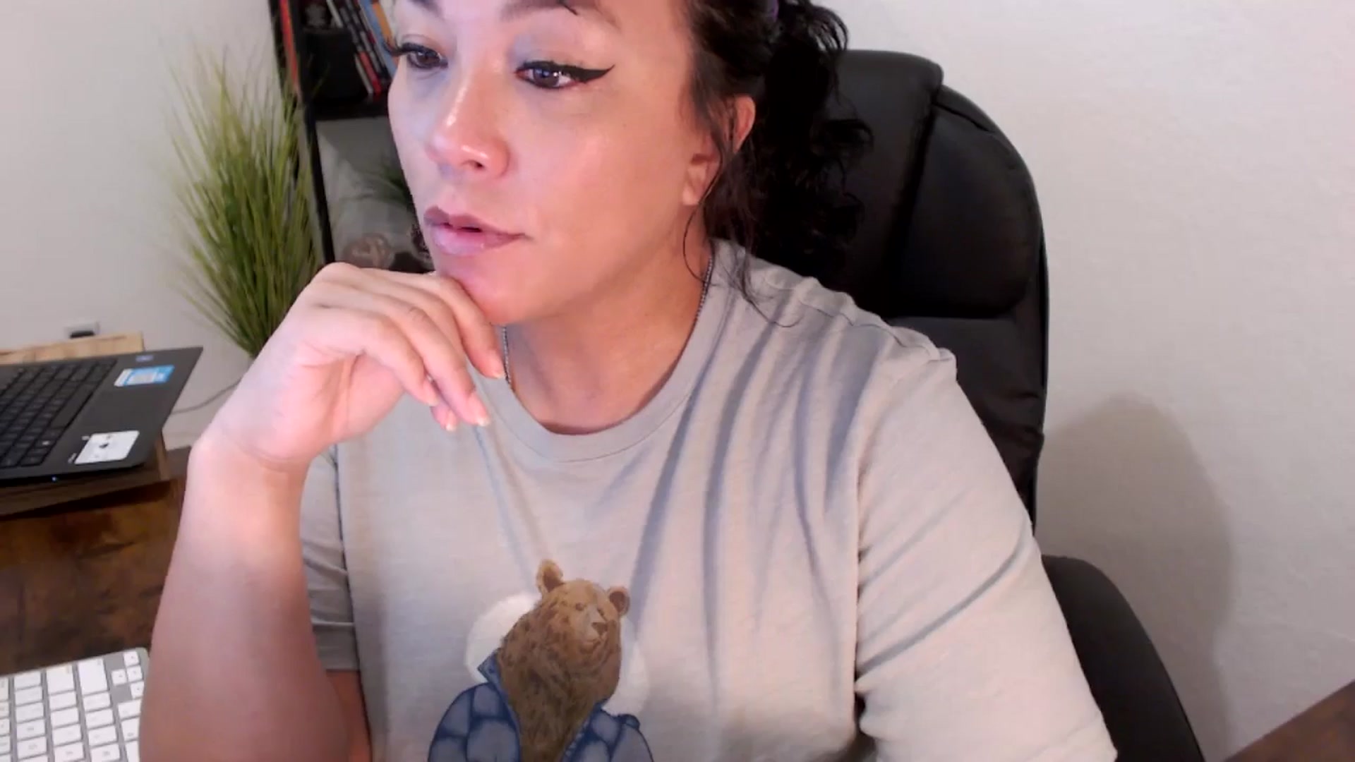 Gallery image thumbnail from MickaylaMinx's myfreecams stream on, 11/11/2024, 19:48 image 12 of 20