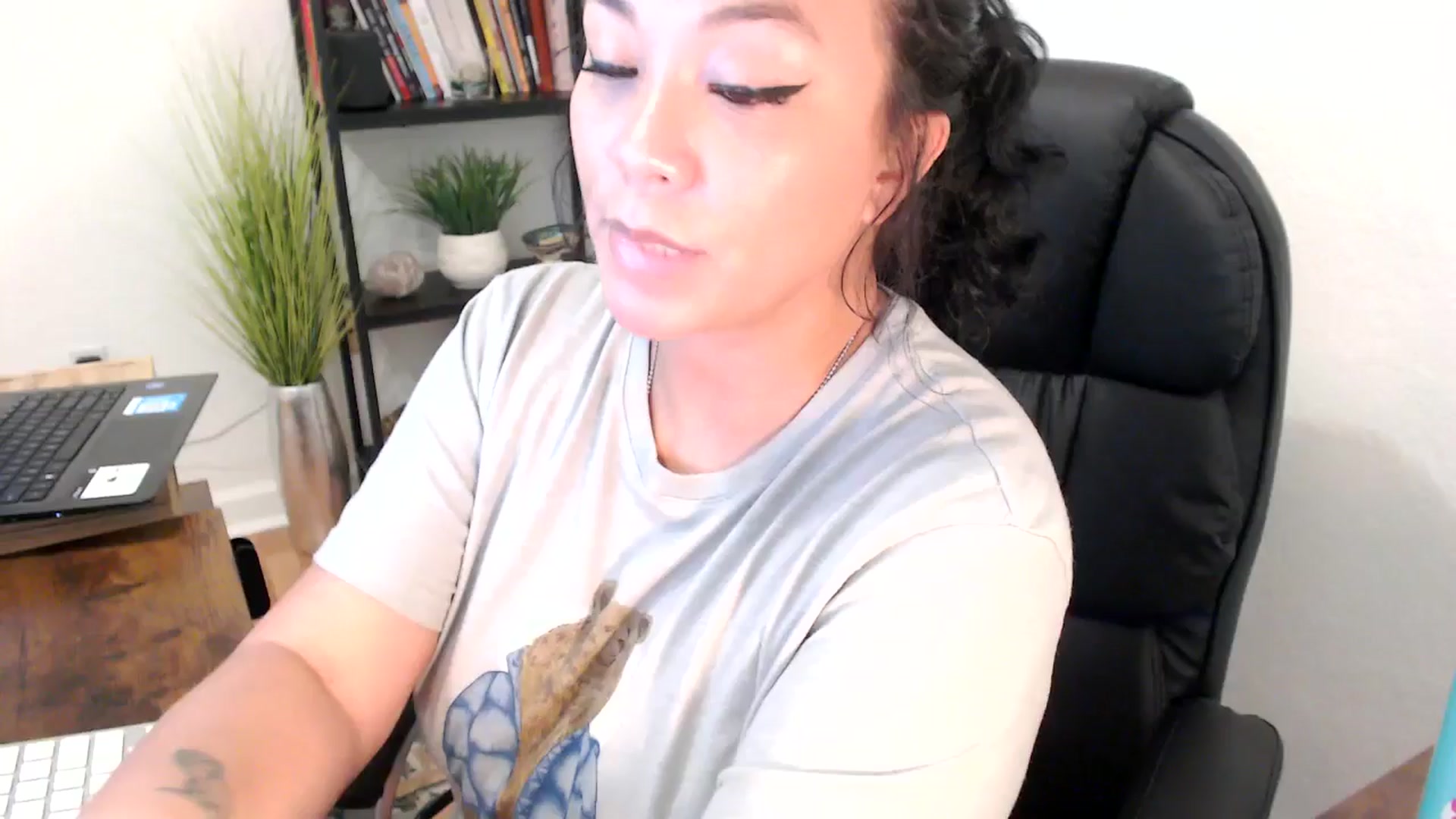 Gallery image thumbnail from MickaylaMinx's myfreecams stream on, 11/11/2024, 20:16 image 1 of 20