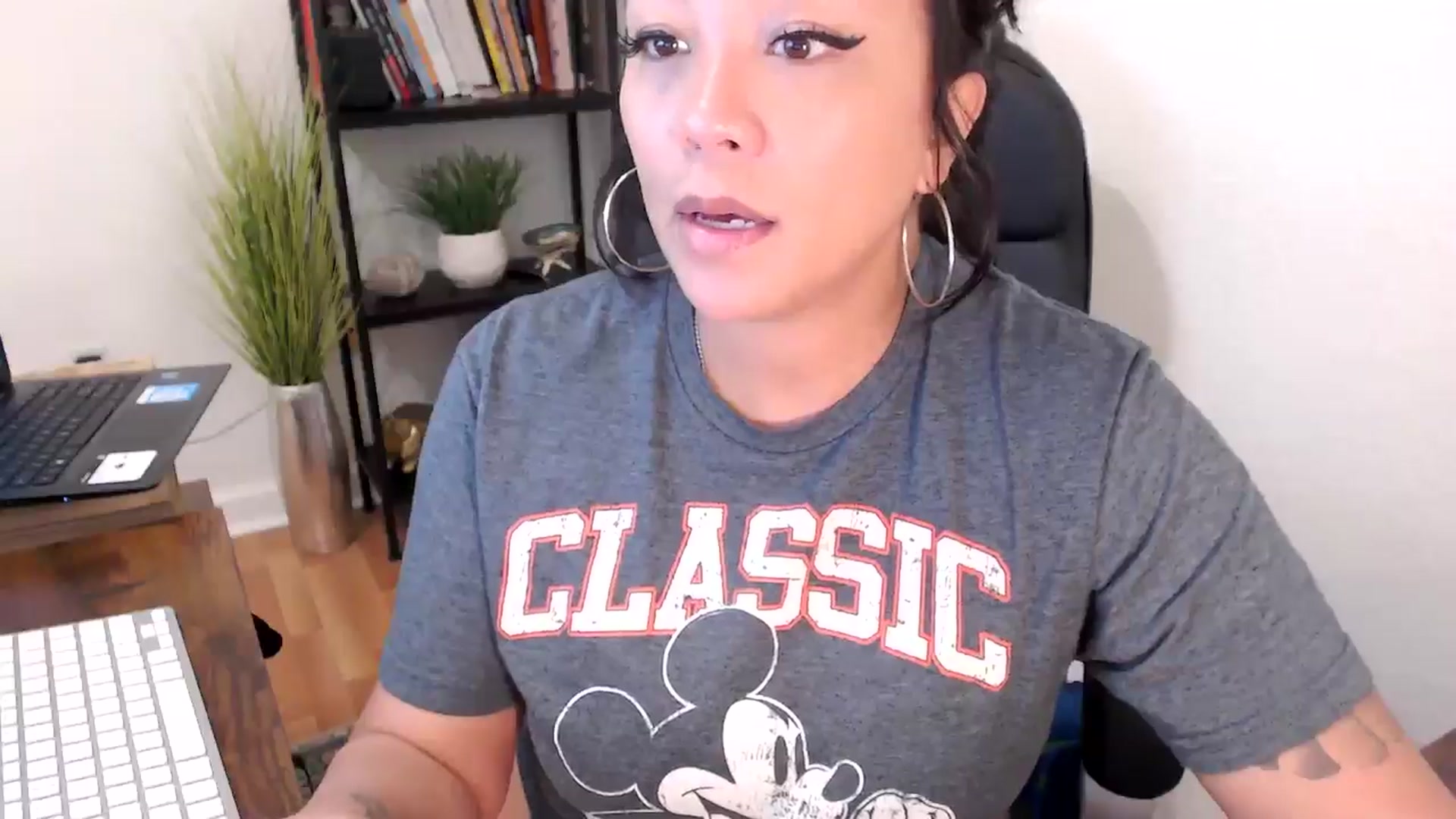 Gallery image thumbnail from MickaylaMinx's myfreecams stream on, 11/12/2024, 16:05 image 13 of 20