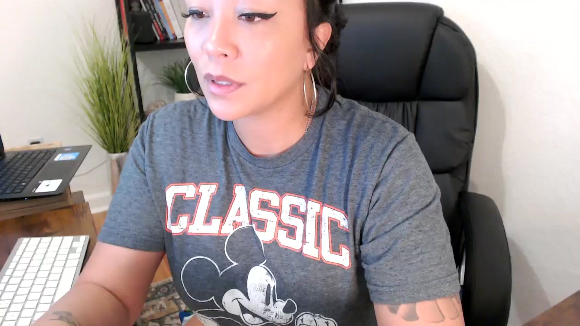 Gallery image thumbnail from MickaylaMinx's myfreecams stream on, 11/12/2024, 16:05 image 6 of 20