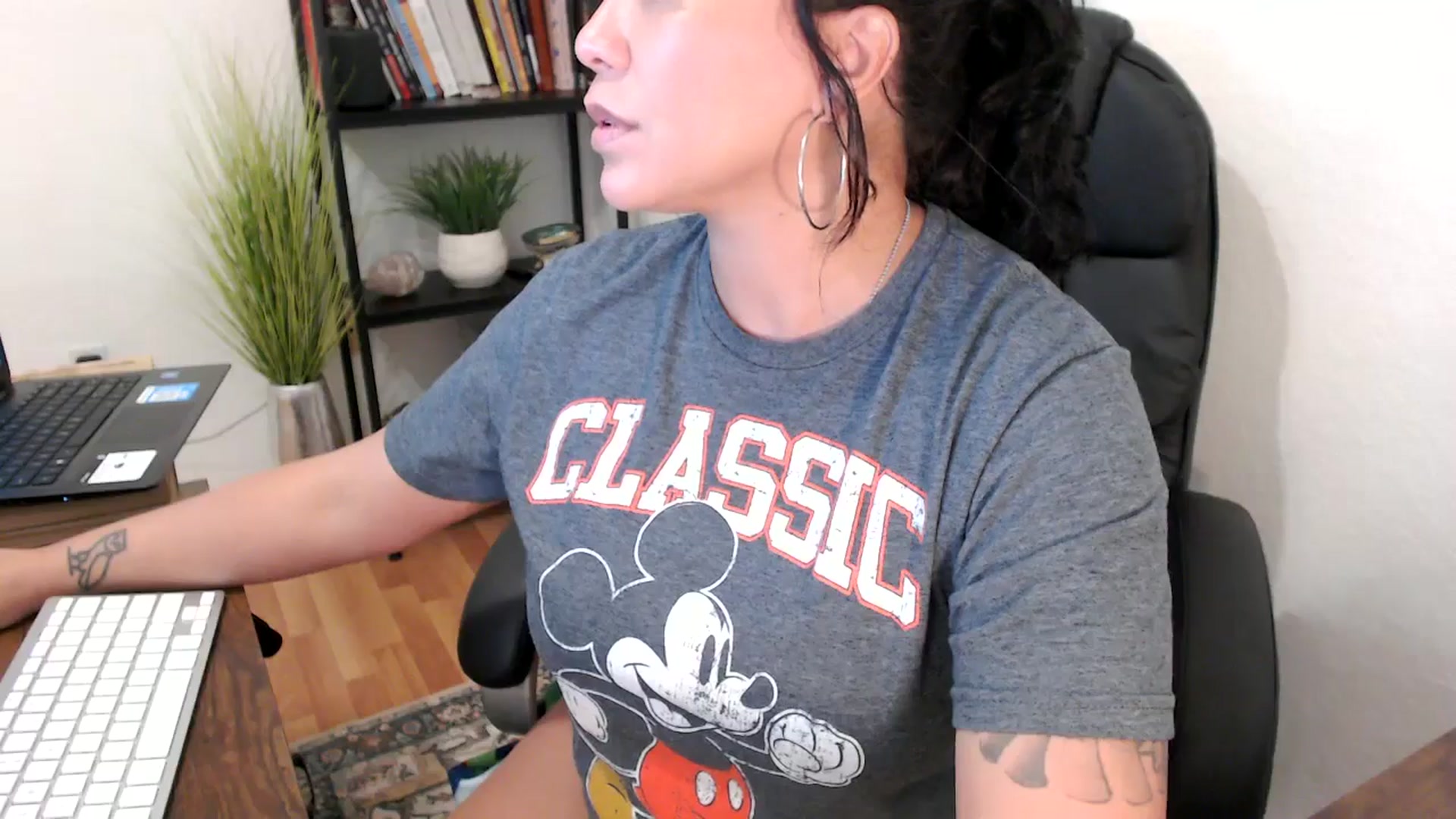 Gallery image thumbnail from MickaylaMinx's myfreecams stream on, 11/12/2024, 16:05 image 7 of 20