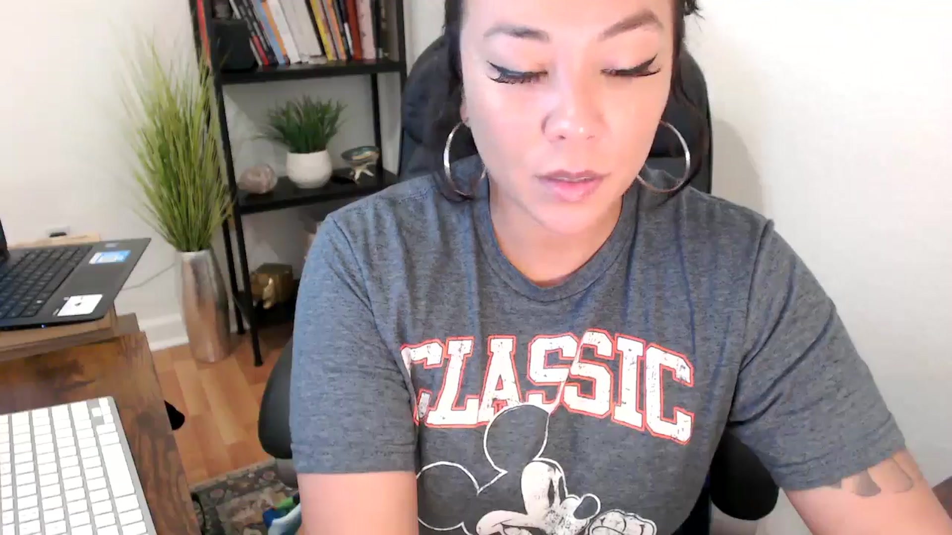 Gallery image thumbnail from MickaylaMinx's myfreecams stream on, 11/12/2024, 16:05 image 12 of 20