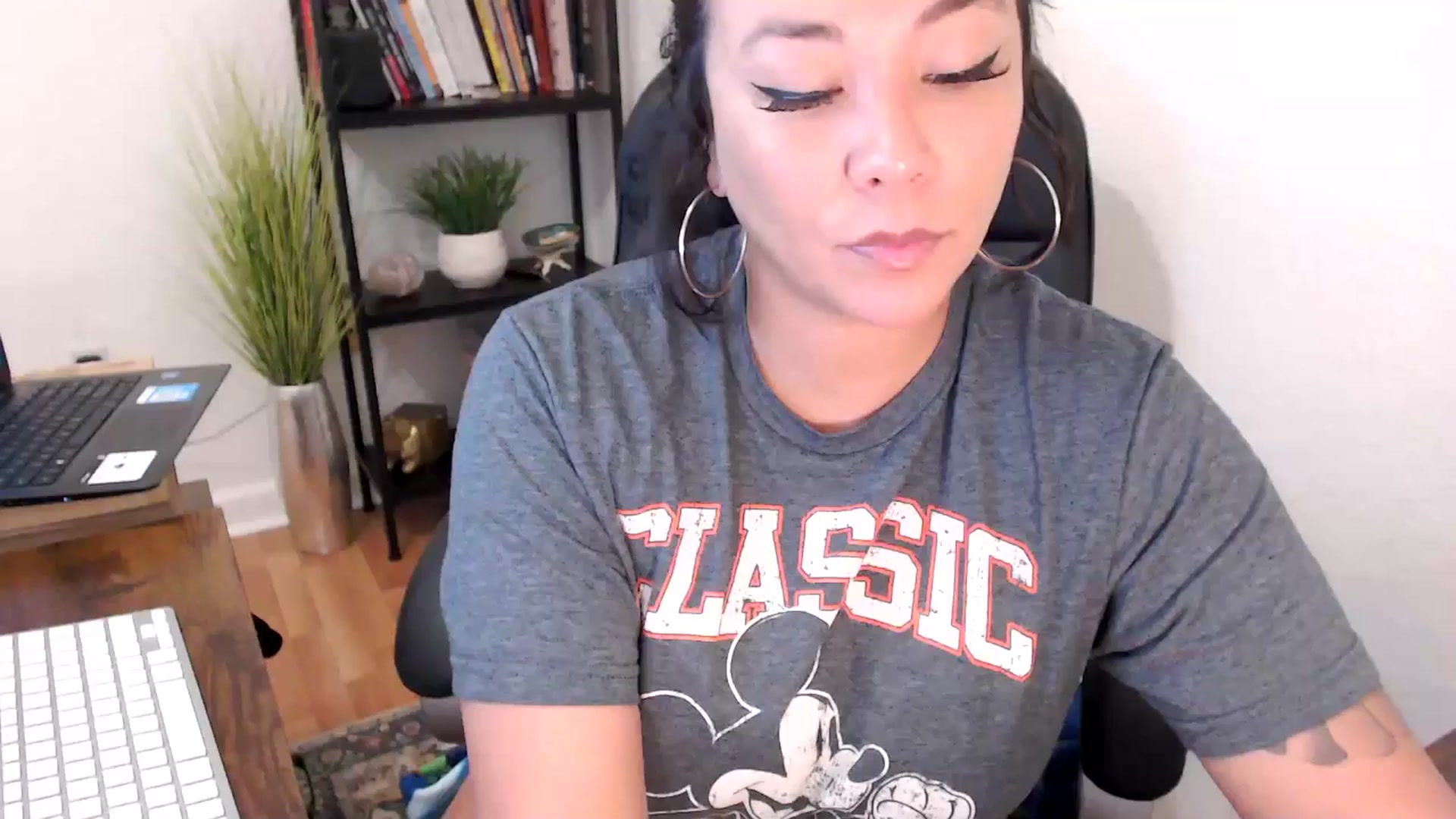 Gallery image thumbnail from MickaylaMinx's myfreecams stream on, 11/12/2024, 16:05 image 14 of 20