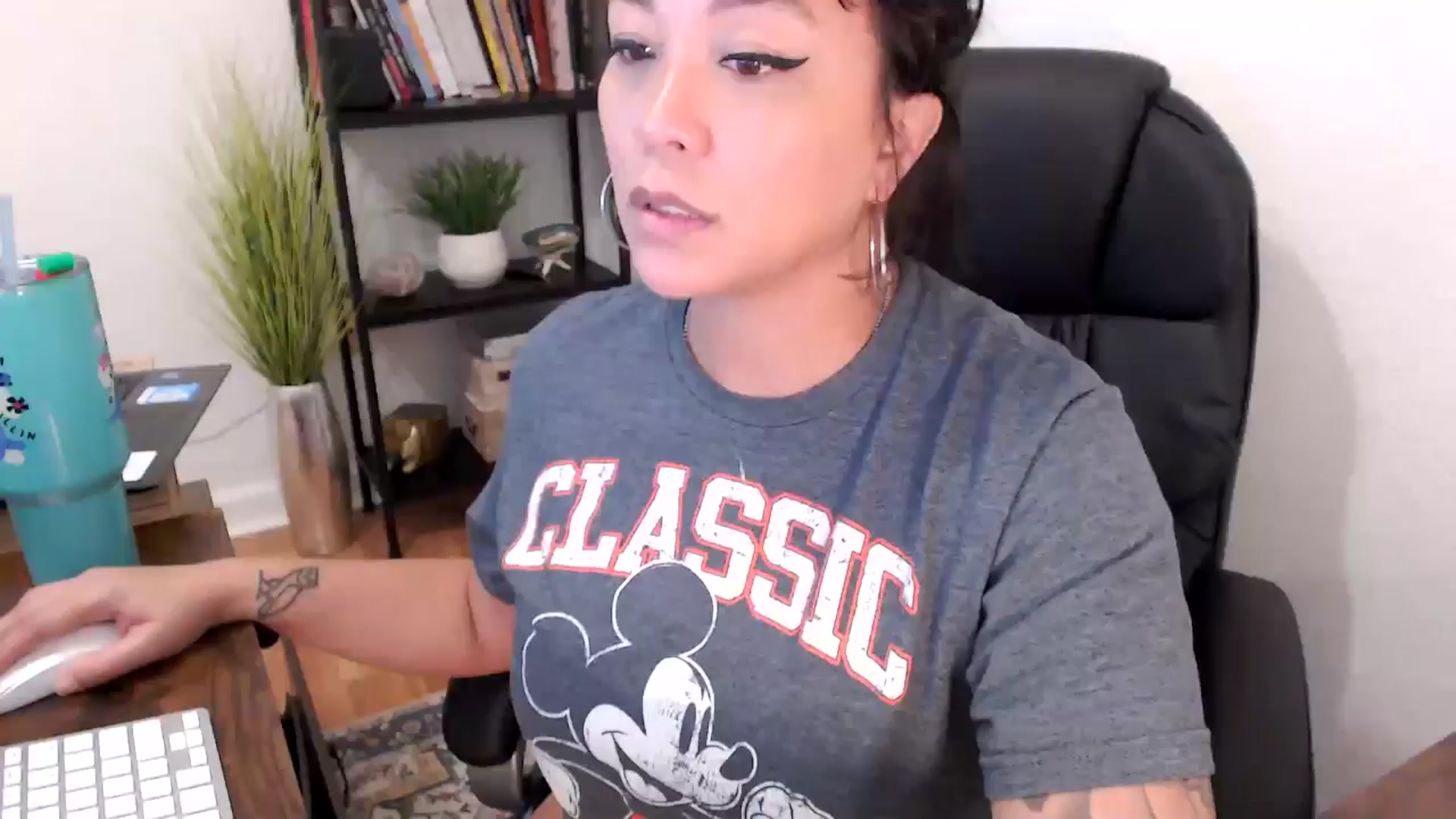 Gallery image thumbnail from MickaylaMinx's myfreecams stream on, 11/12/2024, 17:37 image 1 of 20