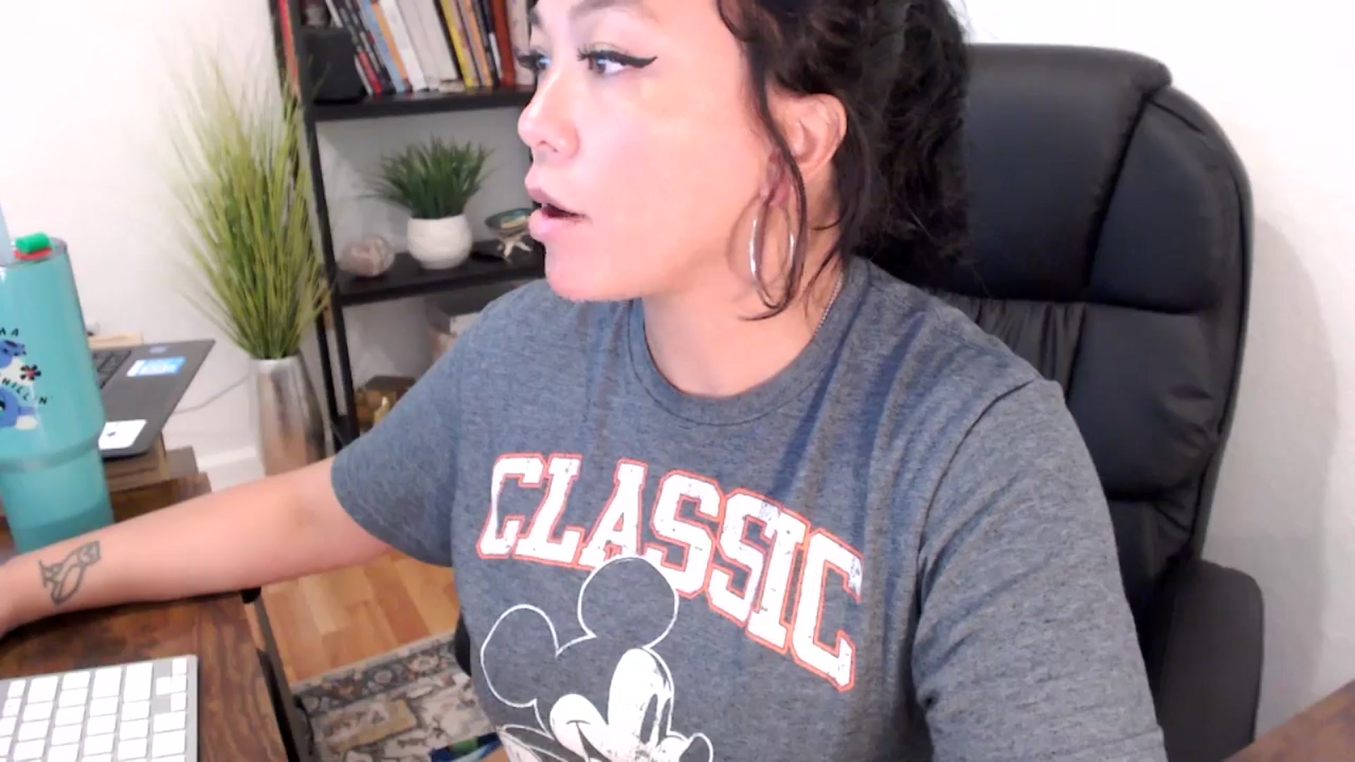 Gallery image thumbnail from MickaylaMinx's myfreecams stream on, 11/12/2024, 18:35 image 18 of 20