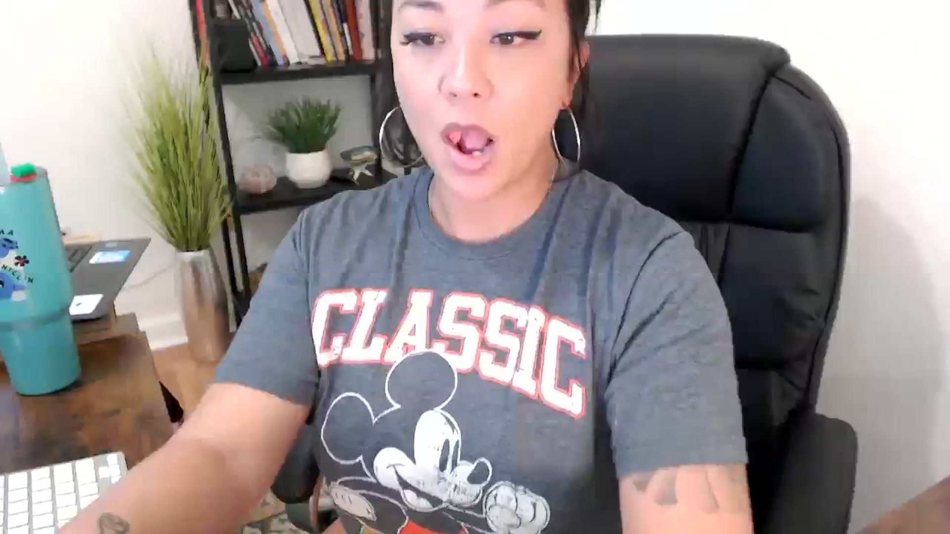 Gallery image thumbnail from MickaylaMinx's myfreecams stream on, 11/12/2024, 18:35 image 1 of 20