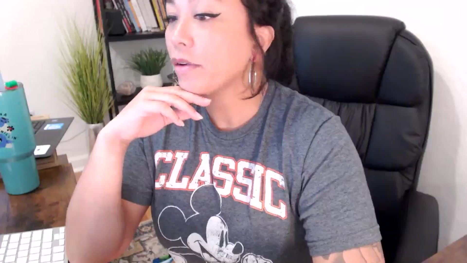 Gallery image thumbnail from MickaylaMinx's myfreecams stream on, 11/12/2024, 18:35 image 10 of 20