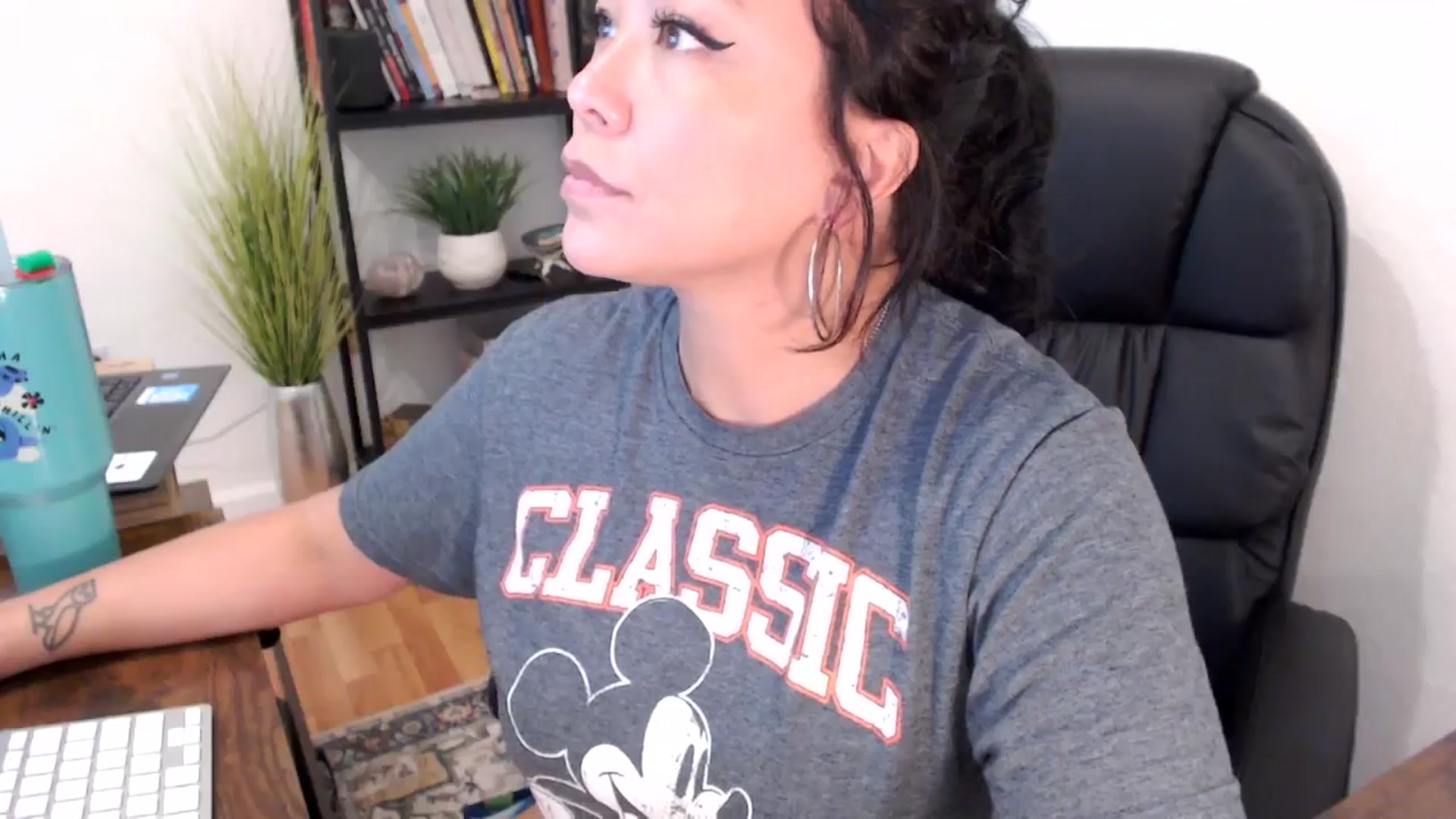 Gallery image thumbnail from MickaylaMinx's myfreecams stream on, 11/12/2024, 18:35 image 20 of 20