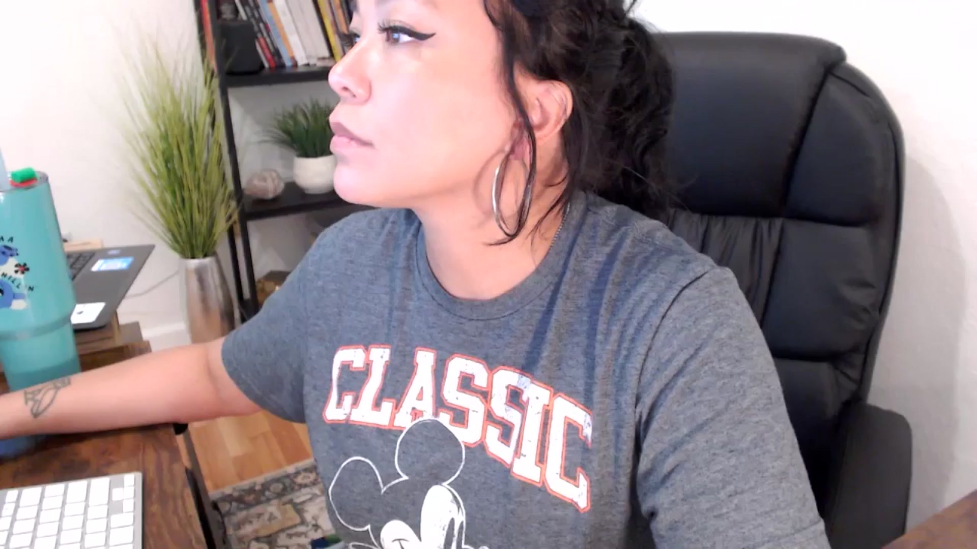 Gallery image thumbnail from MickaylaMinx's myfreecams stream on, 11/12/2024, 18:35 image 15 of 20