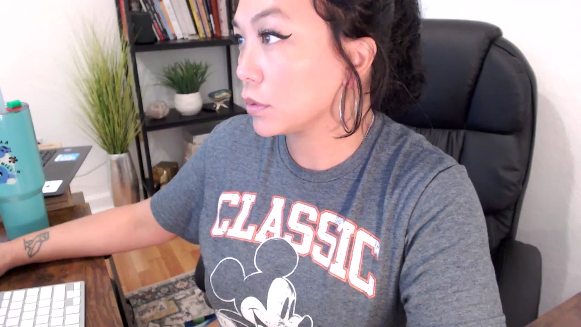 Gallery image thumbnail from MickaylaMinx's myfreecams stream on, 11/12/2024, 18:35 image 16 of 20