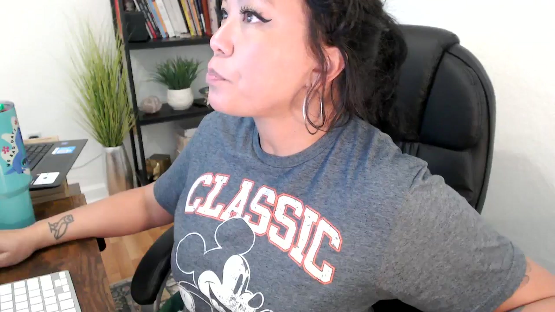 Gallery image thumbnail from MickaylaMinx's myfreecams stream on, 11/12/2024, 21:23 image 7 of 20