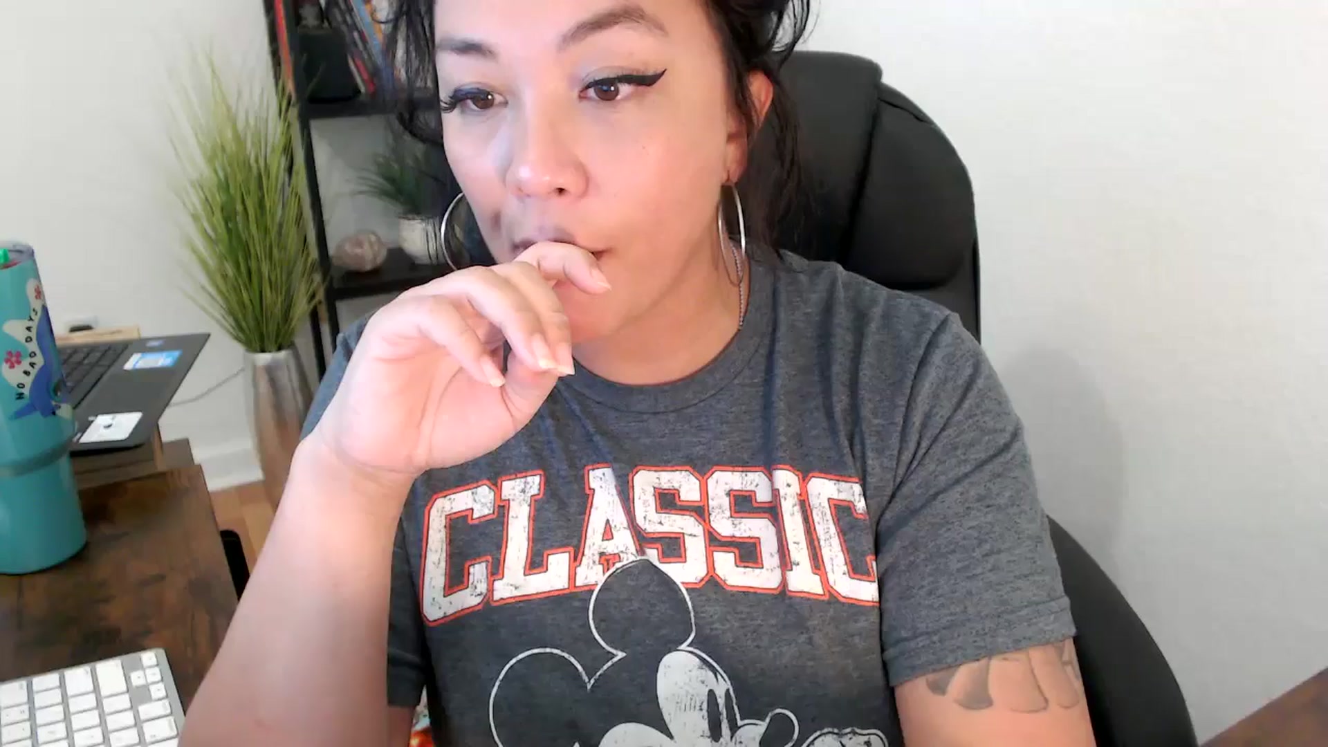 Gallery image thumbnail from MickaylaMinx's myfreecams stream on, 11/12/2024, 21:23 image 8 of 20