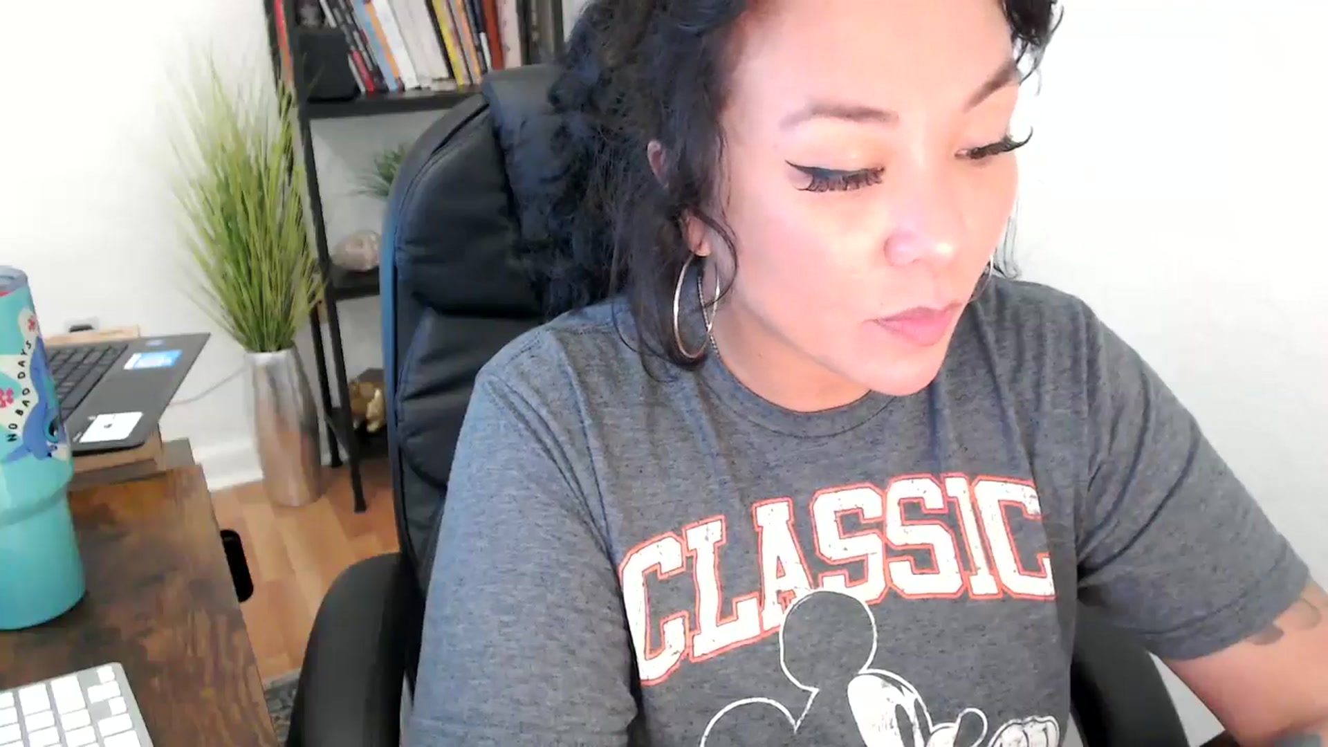 Gallery image thumbnail from MickaylaMinx's myfreecams stream on, 11/12/2024, 21:23 image 4 of 20