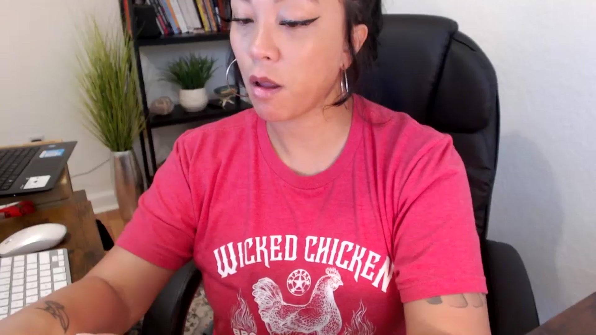 Gallery image thumbnail from MickaylaMinx's myfreecams stream on, 11/13/2024, 17:38 image 4 of 20