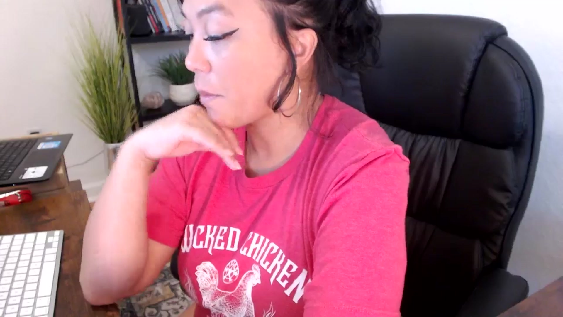 Gallery image thumbnail from MickaylaMinx's myfreecams stream on, 11/13/2024, 17:38 image 20 of 20