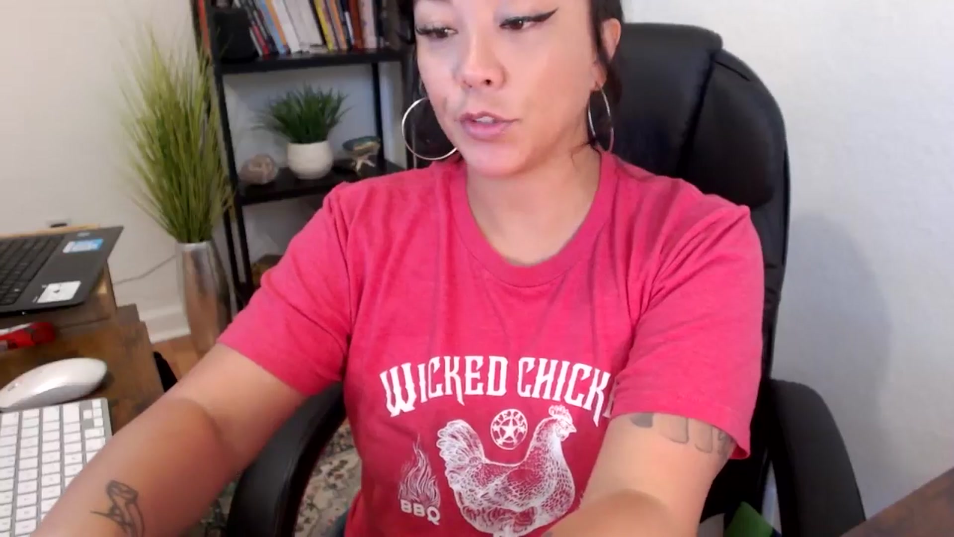 Gallery image thumbnail from MickaylaMinx's myfreecams stream on, 11/13/2024, 17:38 image 3 of 20