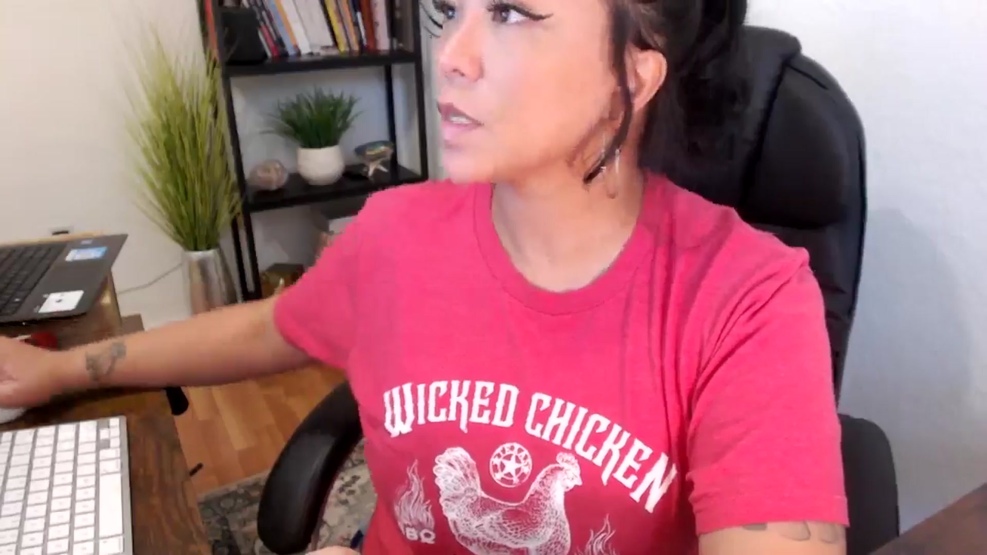 Gallery image thumbnail from MickaylaMinx's myfreecams stream on, 11/13/2024, 17:38 image 12 of 20