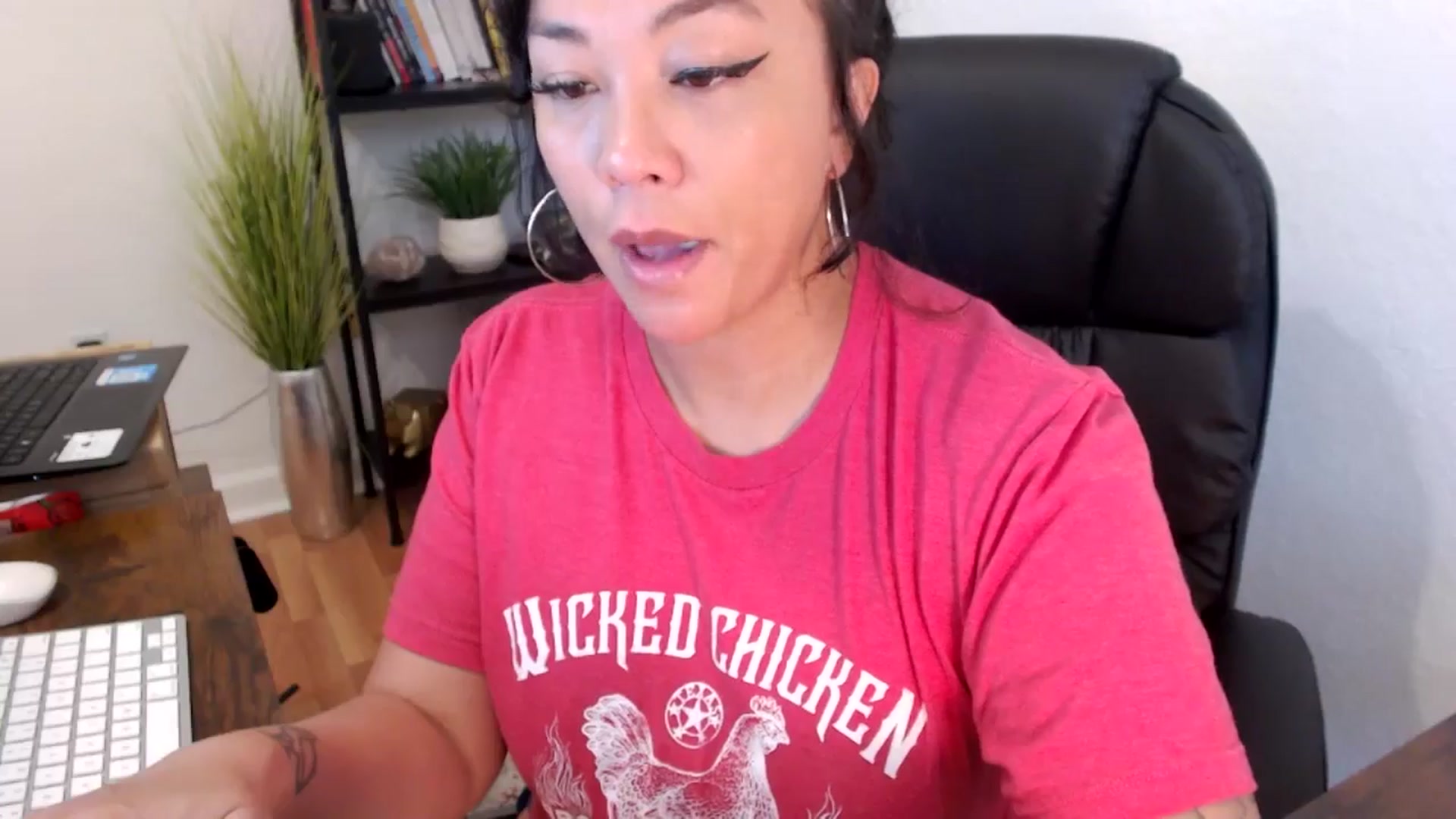 Gallery image thumbnail from MickaylaMinx's myfreecams stream on, 11/13/2024, 17:38 image 11 of 20