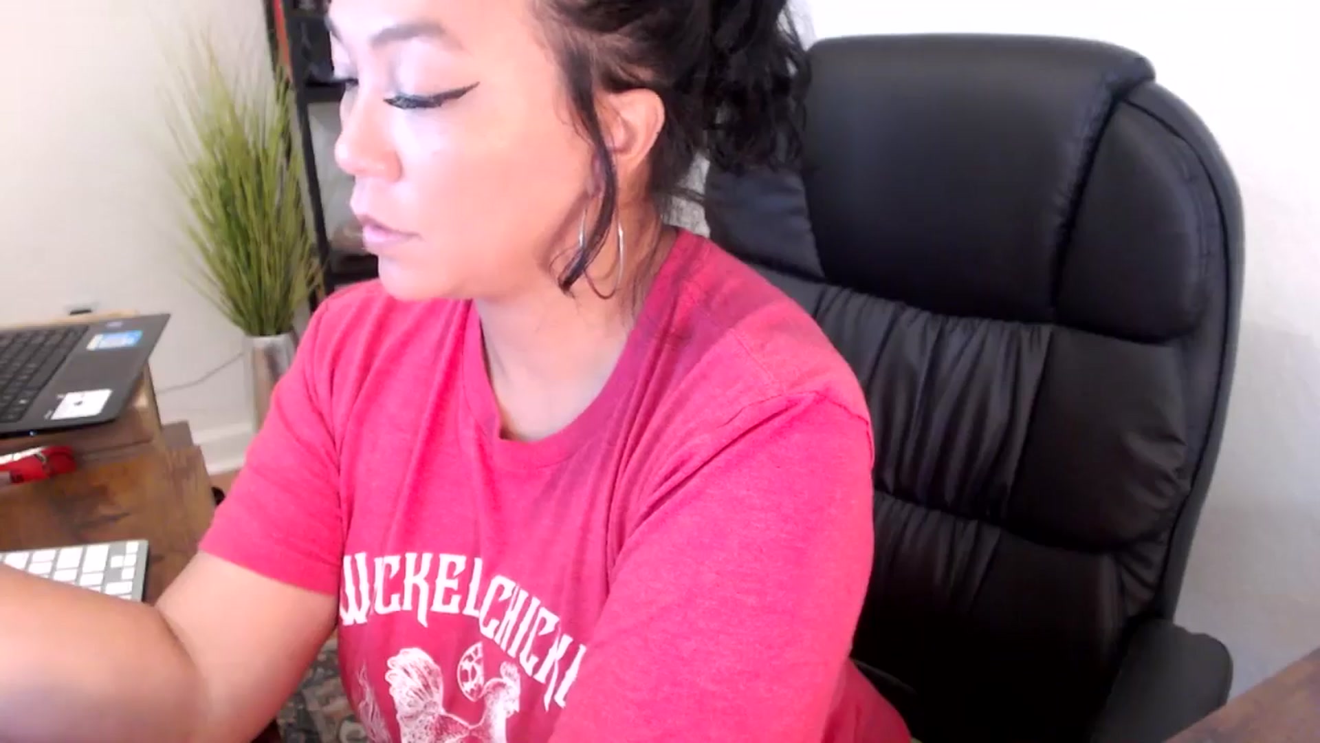 Gallery image thumbnail from MickaylaMinx's myfreecams stream on, 11/13/2024, 17:56 image 3 of 20