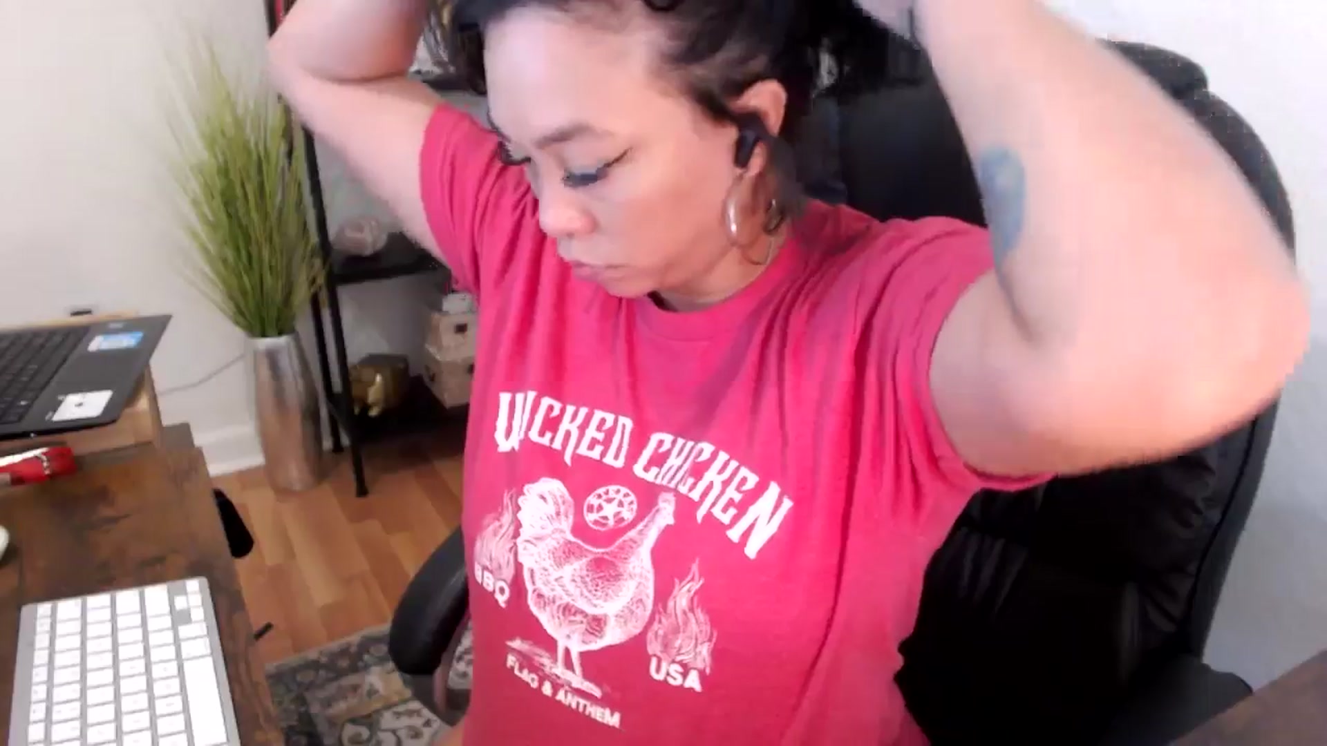 Gallery image thumbnail from MickaylaMinx's myfreecams stream on, 11/13/2024, 17:56 image 10 of 20