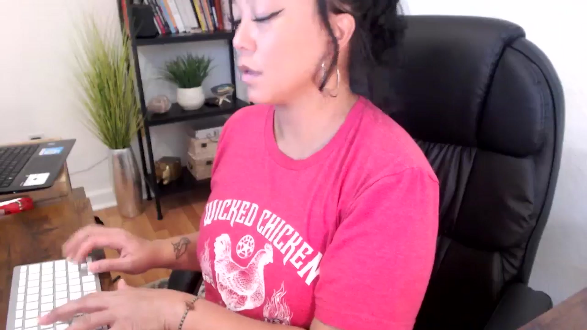 Gallery image thumbnail from MickaylaMinx's myfreecams stream on, 11/13/2024, 17:56 image 8 of 20