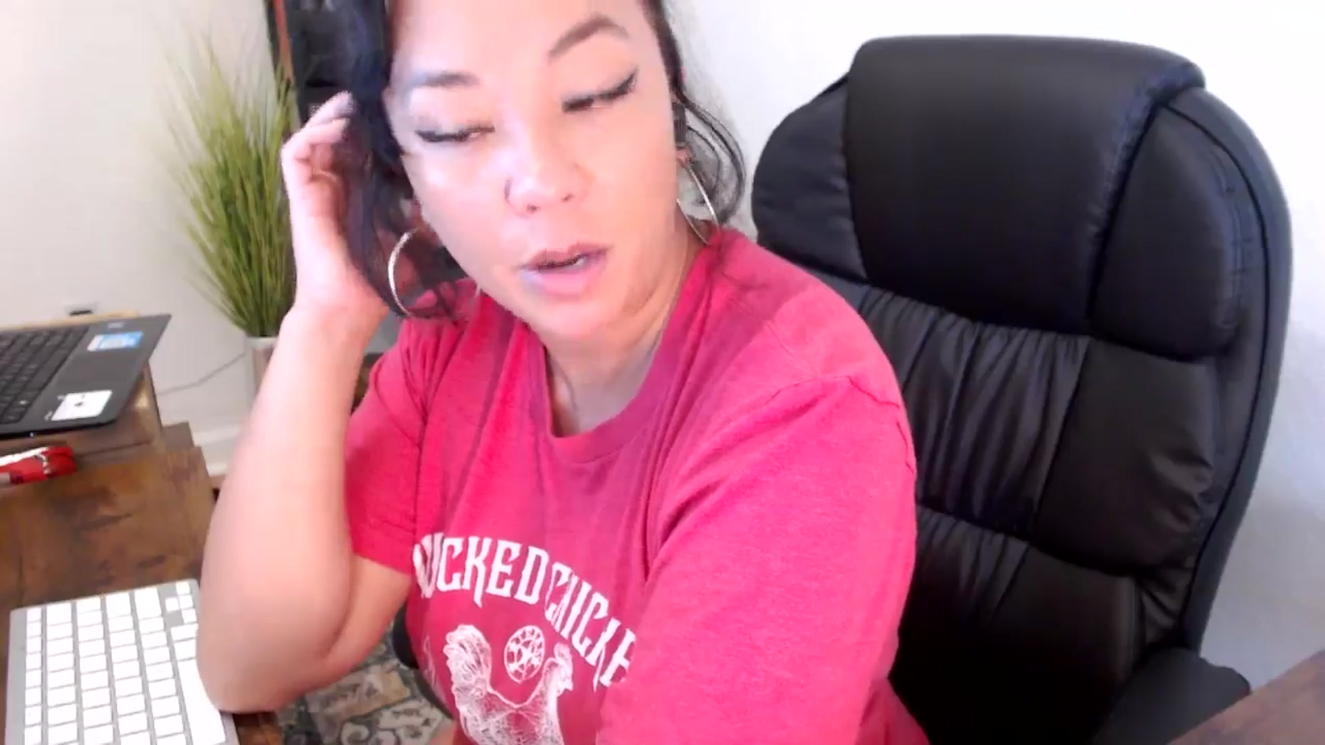 Gallery image thumbnail from MickaylaMinx's myfreecams stream on, 11/13/2024, 17:56 image 16 of 20