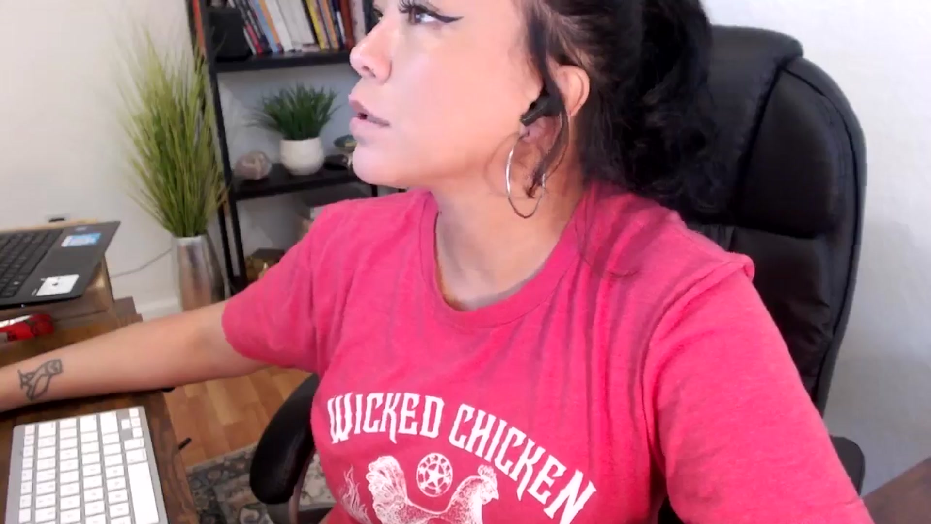 Gallery image thumbnail from MickaylaMinx's myfreecams stream on, 11/13/2024, 17:56 image 11 of 20