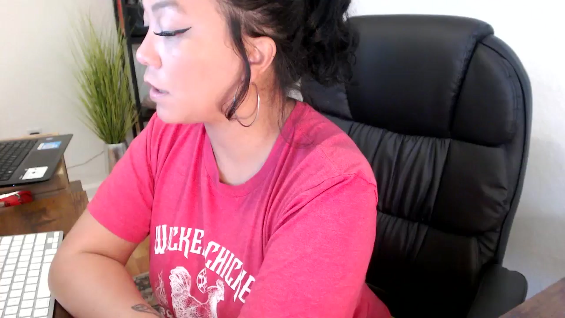 Gallery image thumbnail from MickaylaMinx's myfreecams stream on, 11/13/2024, 17:56 image 1 of 20