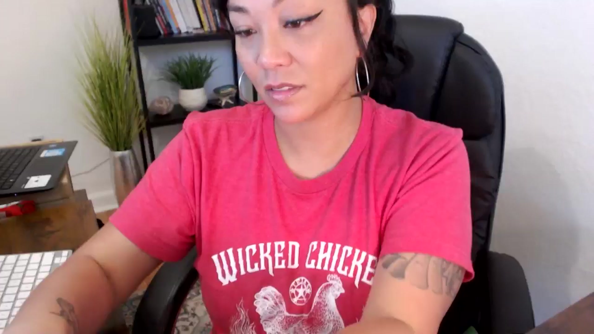Gallery image thumbnail from MickaylaMinx's myfreecams stream on, 11/13/2024, 18:43 image 1 of 20