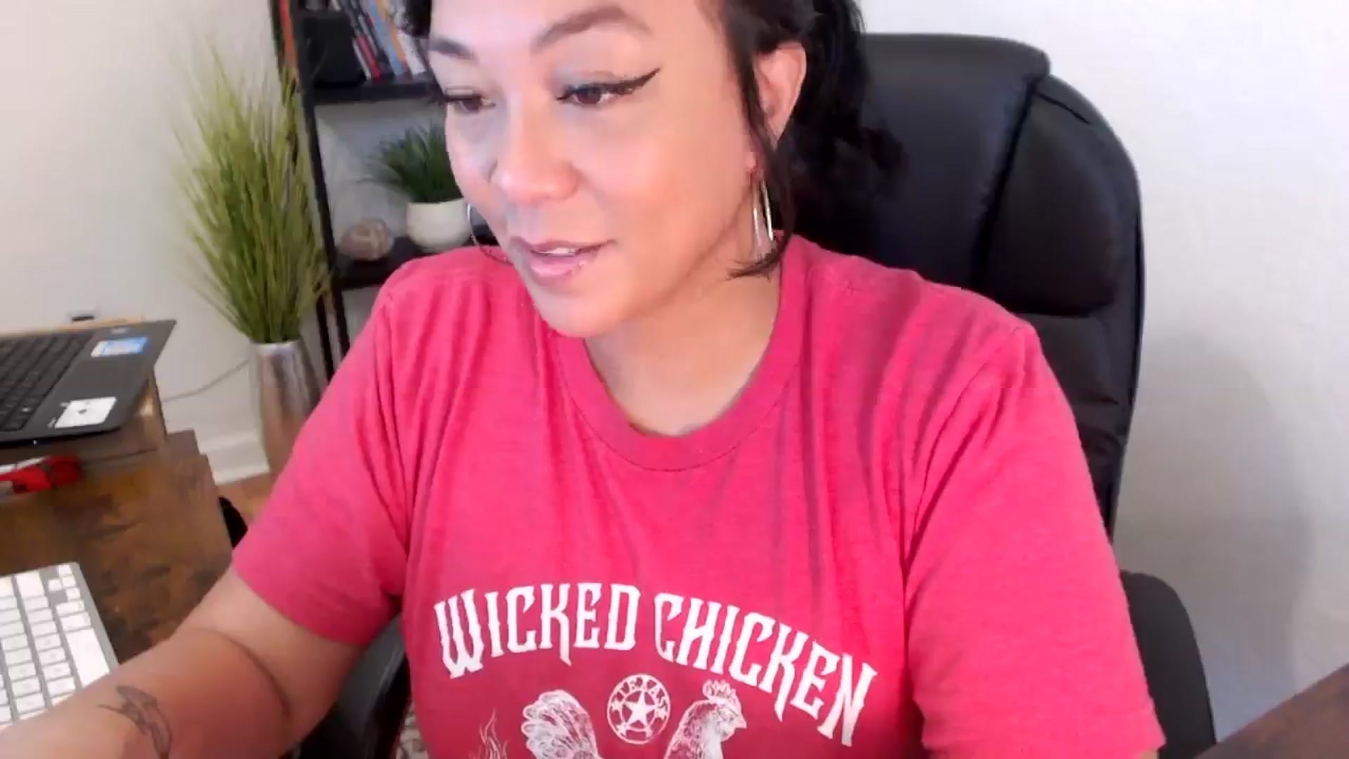 Gallery image thumbnail from MickaylaMinx's myfreecams stream on, 11/13/2024, 18:43 image 17 of 20