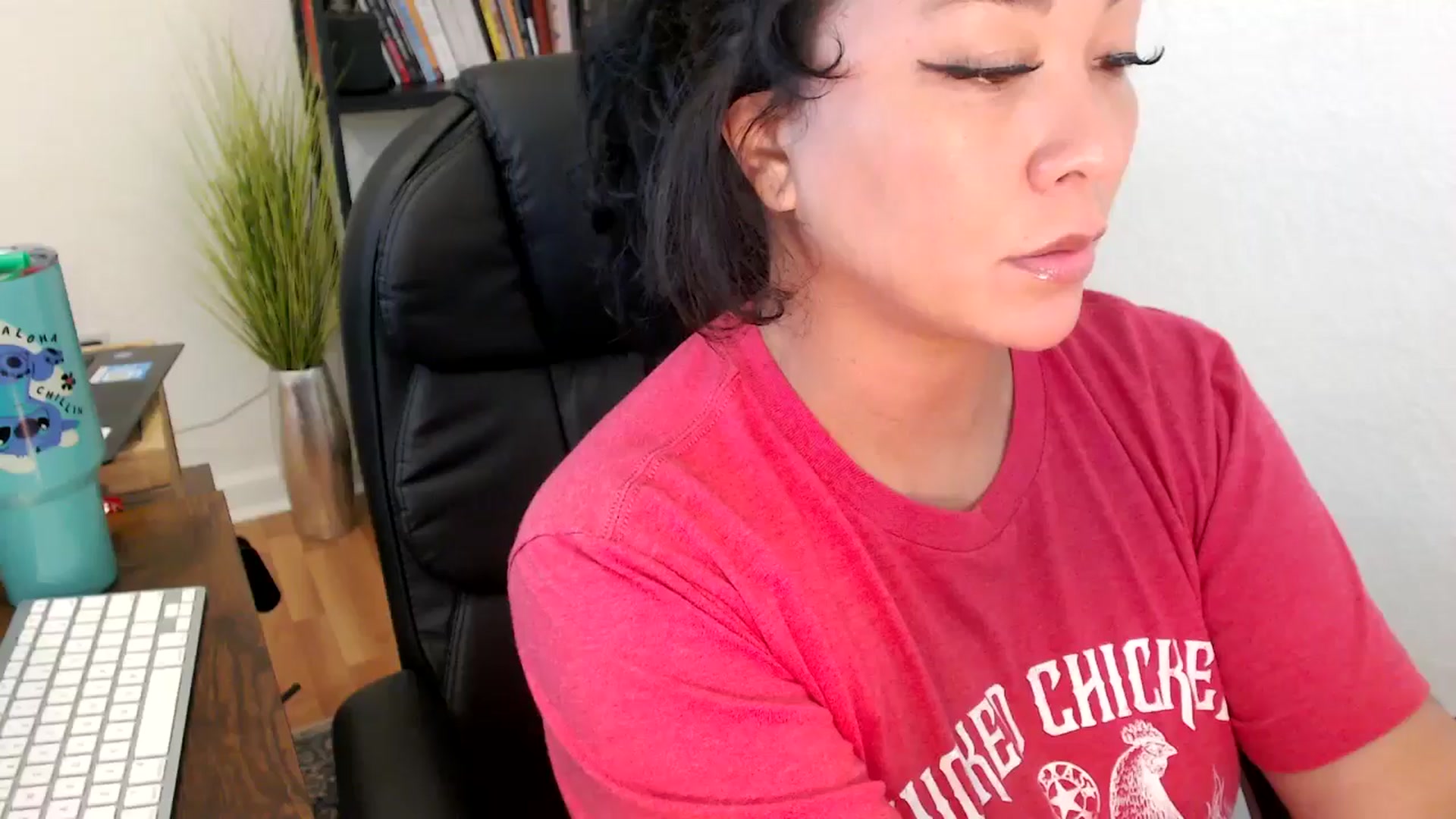 Gallery image thumbnail from MickaylaMinx's myfreecams stream on, 11/13/2024, 20:01 image 17 of 20