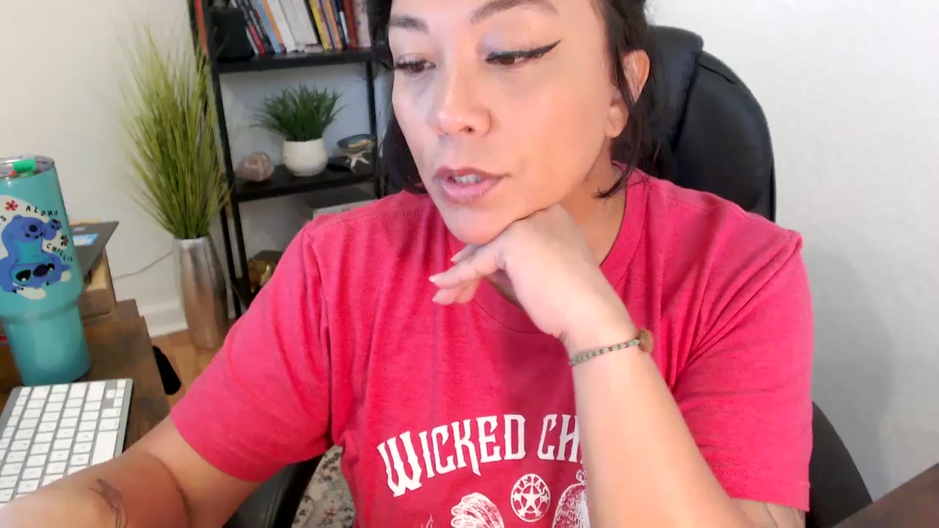 Gallery image thumbnail from MickaylaMinx's myfreecams stream on, 11/13/2024, 20:01 image 12 of 20