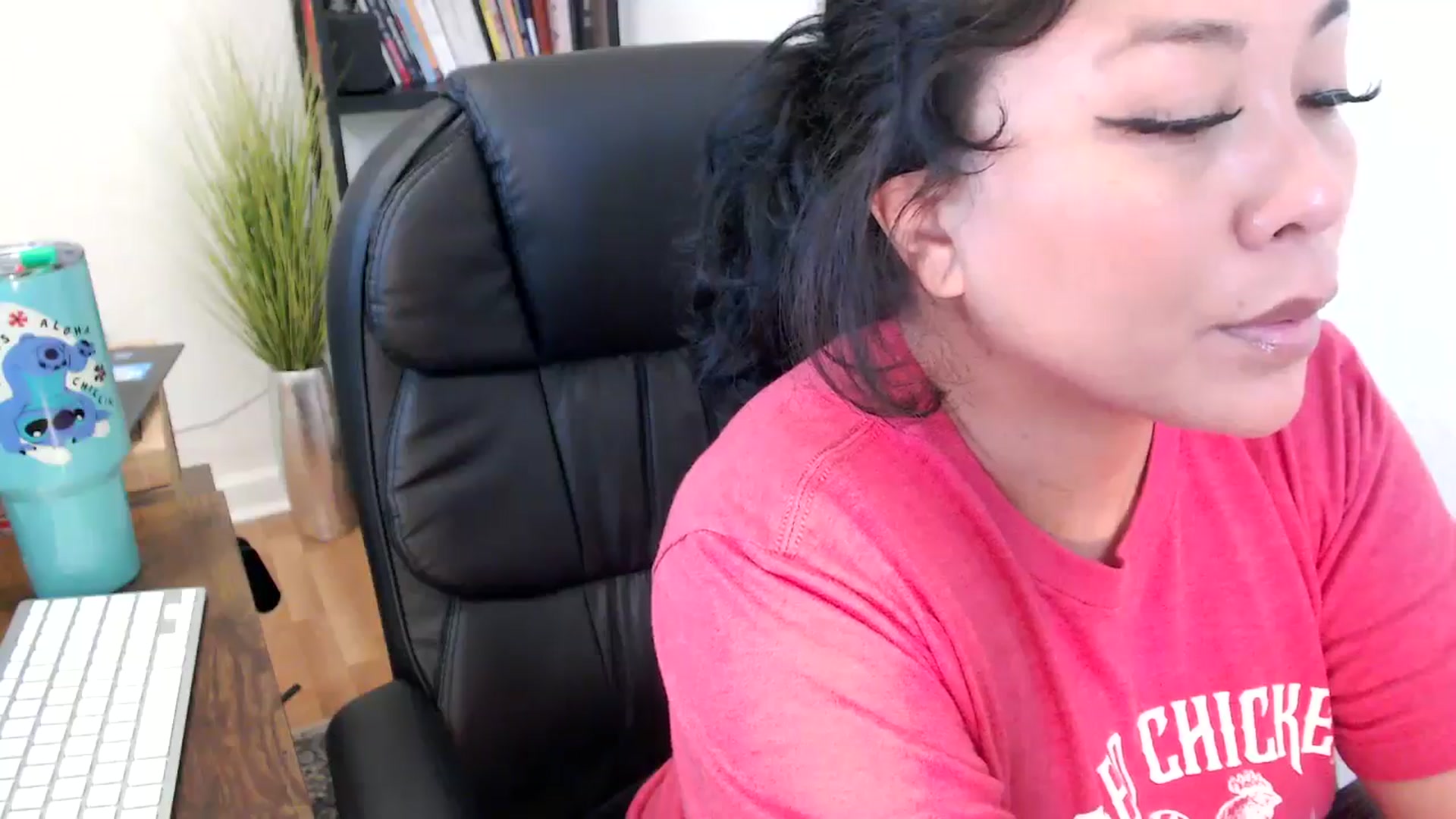 Gallery image thumbnail from MickaylaMinx's myfreecams stream on, 11/13/2024, 20:01 image 16 of 20