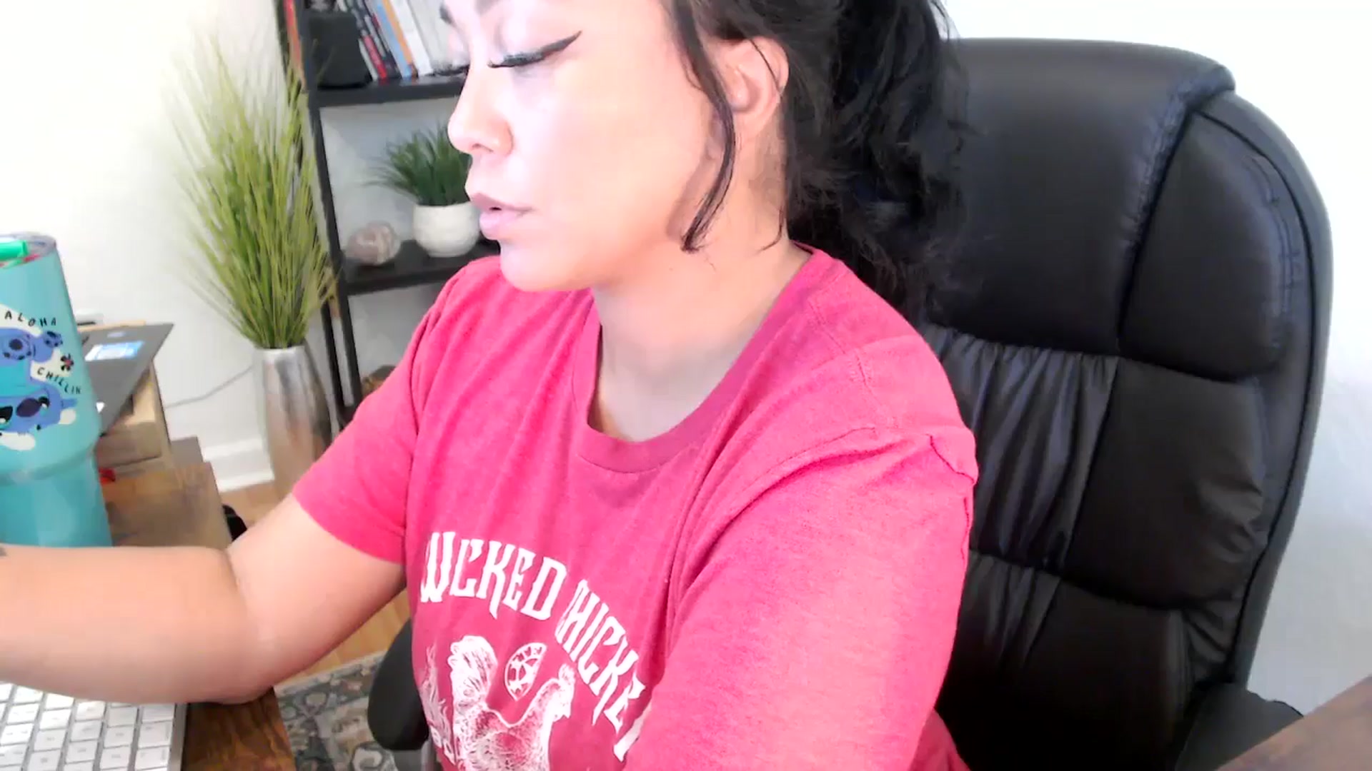 Gallery image thumbnail from MickaylaMinx's myfreecams stream on, 11/13/2024, 20:01 image 11 of 20