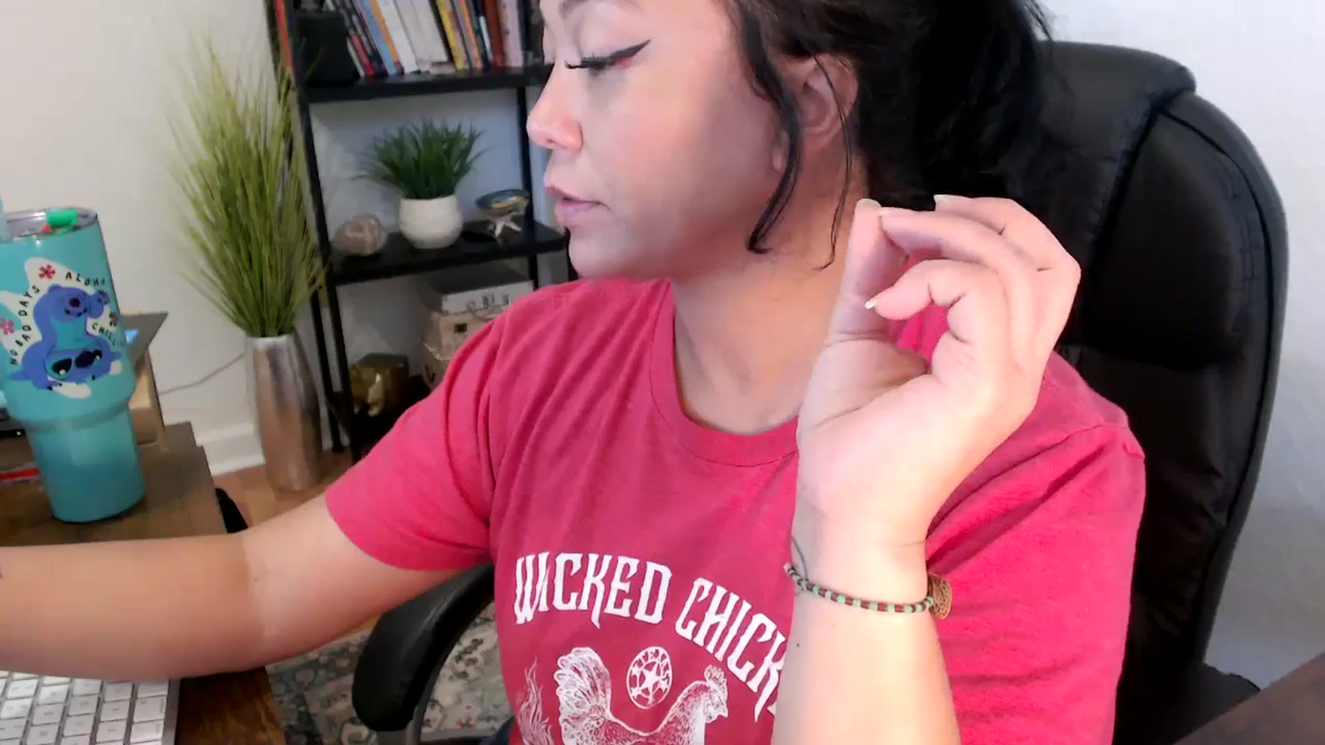 Gallery image thumbnail from MickaylaMinx's myfreecams stream on, 11/13/2024, 20:01 image 4 of 20