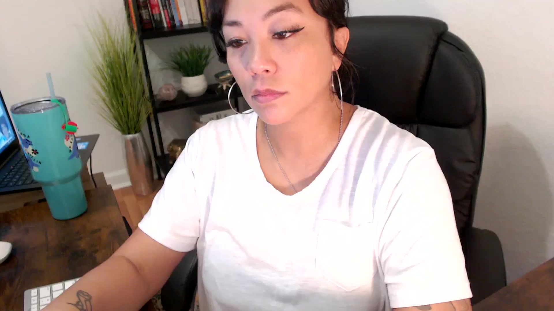 Gallery image thumbnail from MickaylaMinx's myfreecams stream on, 11/14/2024, 16:51 image 14 of 20
