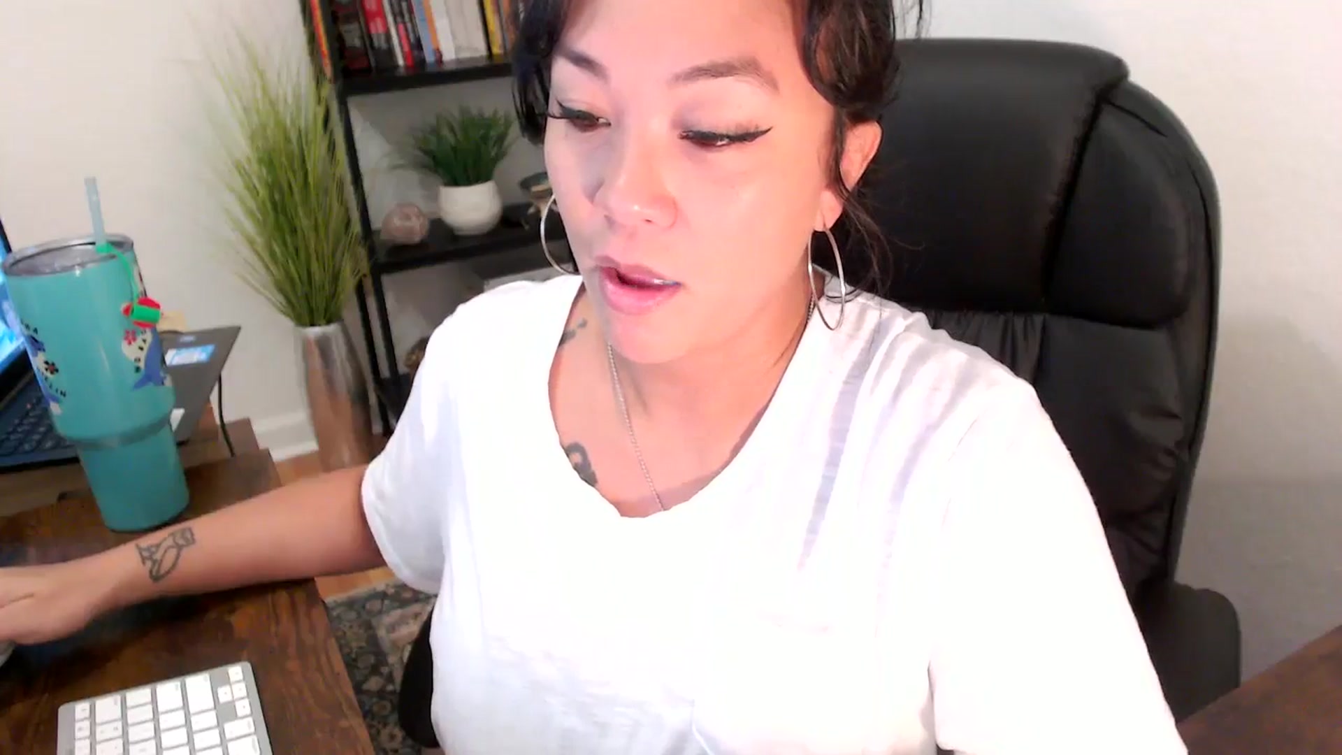 Gallery image thumbnail from MickaylaMinx's myfreecams stream on, 11/14/2024, 16:51 image 18 of 20