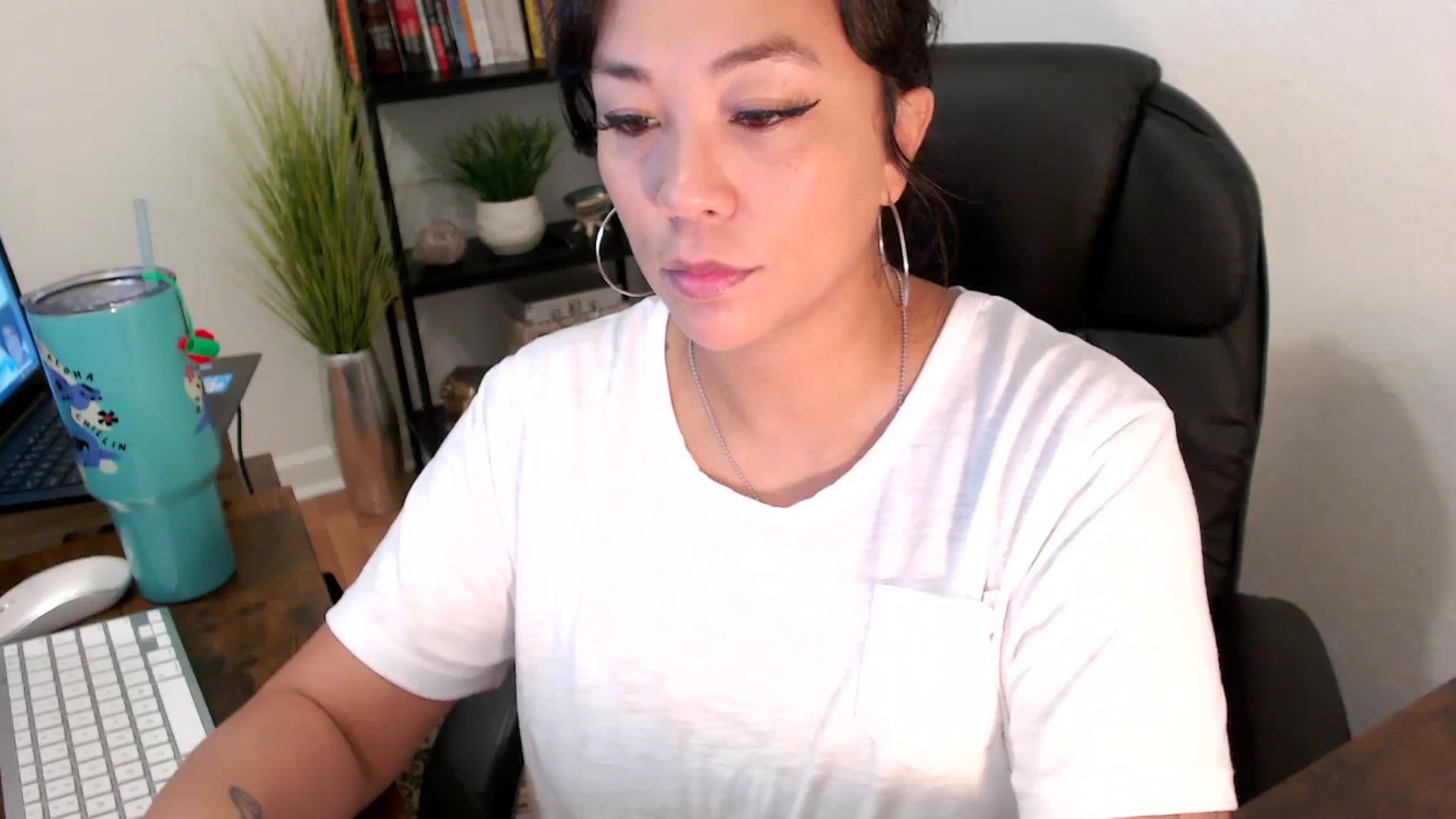 Gallery image thumbnail from MickaylaMinx's myfreecams stream on, 11/14/2024, 16:51 image 8 of 20