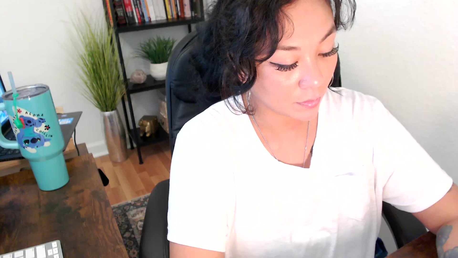 Gallery image thumbnail from MickaylaMinx's myfreecams stream on, 11/14/2024, 20:22 image 6 of 20