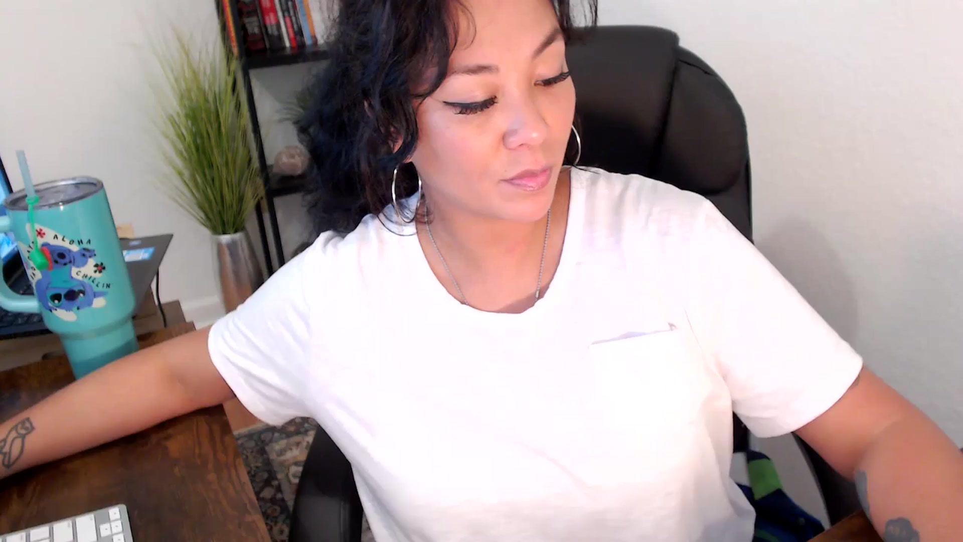Gallery image thumbnail from MickaylaMinx's myfreecams stream on, 11/14/2024, 20:22 image 5 of 20