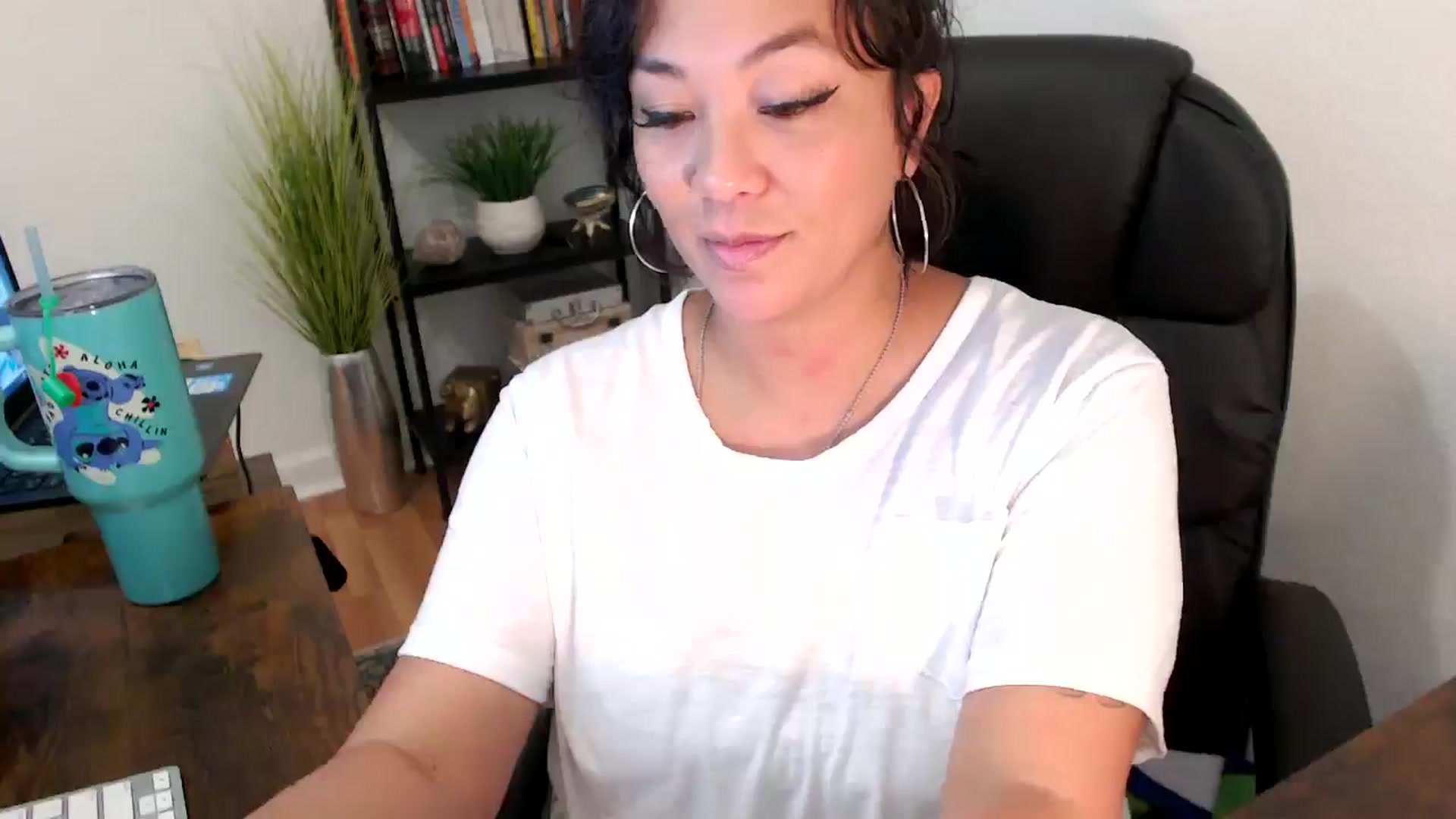 Gallery image thumbnail from MickaylaMinx's myfreecams stream on, 11/14/2024, 20:22 image 17 of 20