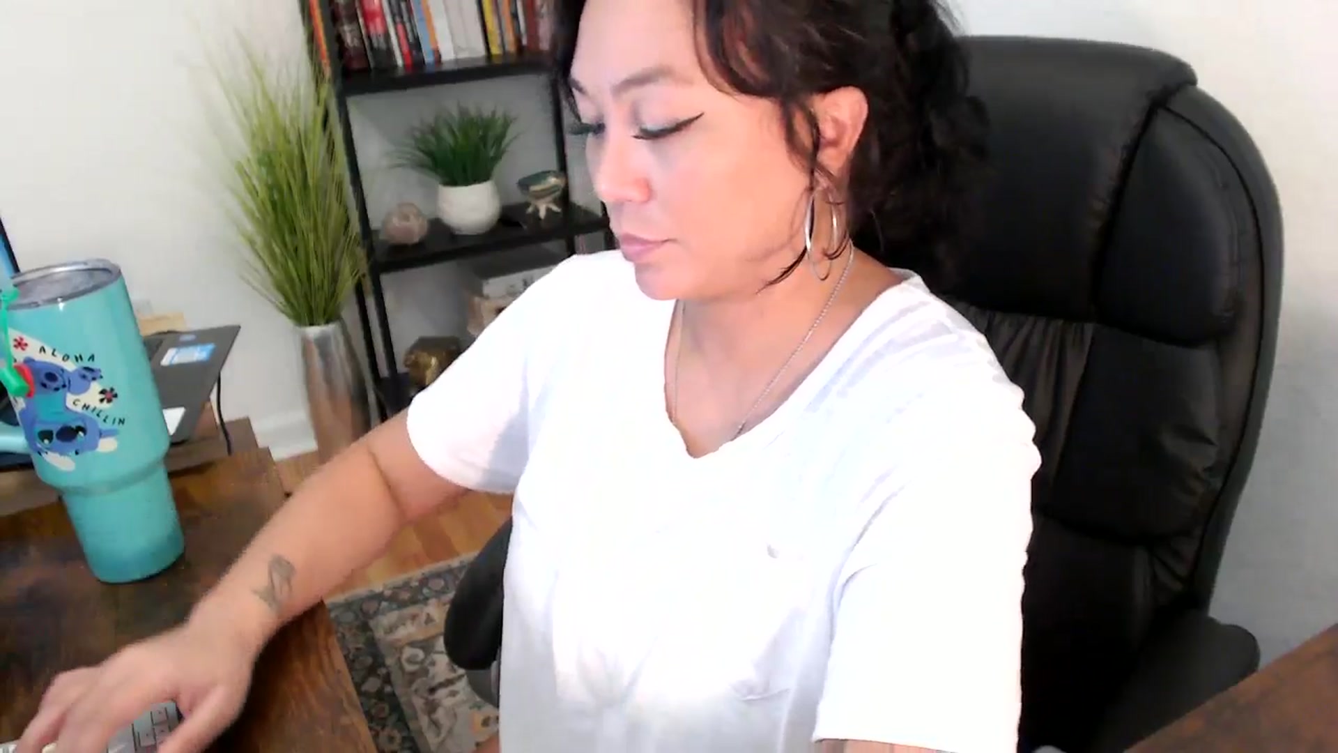 Gallery image thumbnail from MickaylaMinx's myfreecams stream on, 11/14/2024, 20:22 image 3 of 20