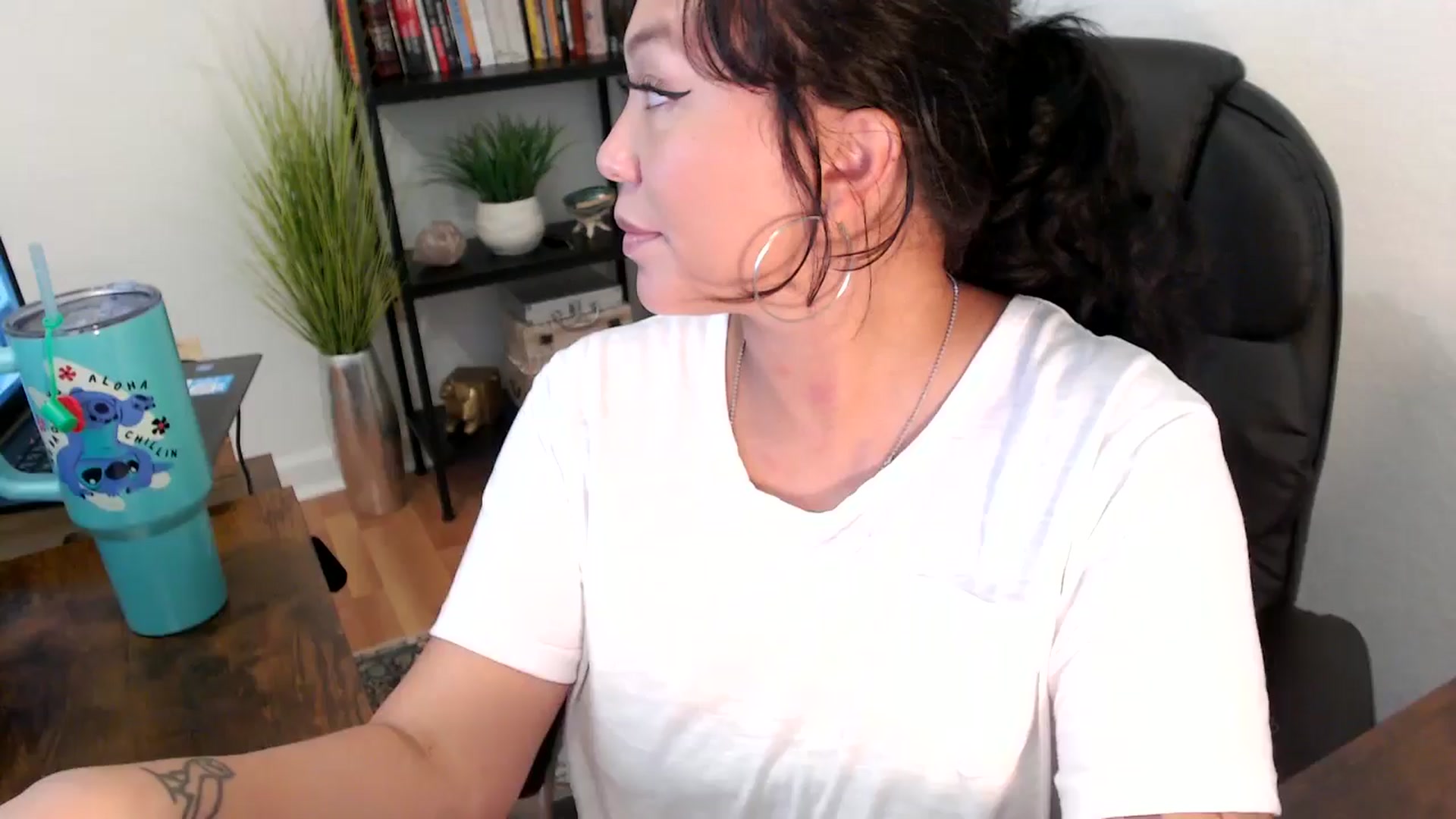 Gallery image thumbnail from MickaylaMinx's myfreecams stream on, 11/14/2024, 20:22 image 20 of 20