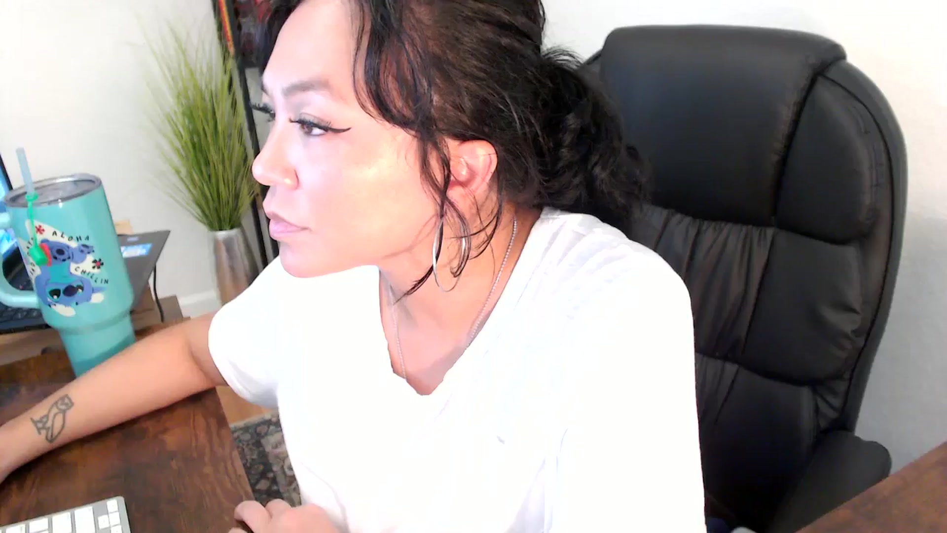 Gallery image thumbnail from MickaylaMinx's myfreecams stream on, 11/14/2024, 20:22 image 4 of 20