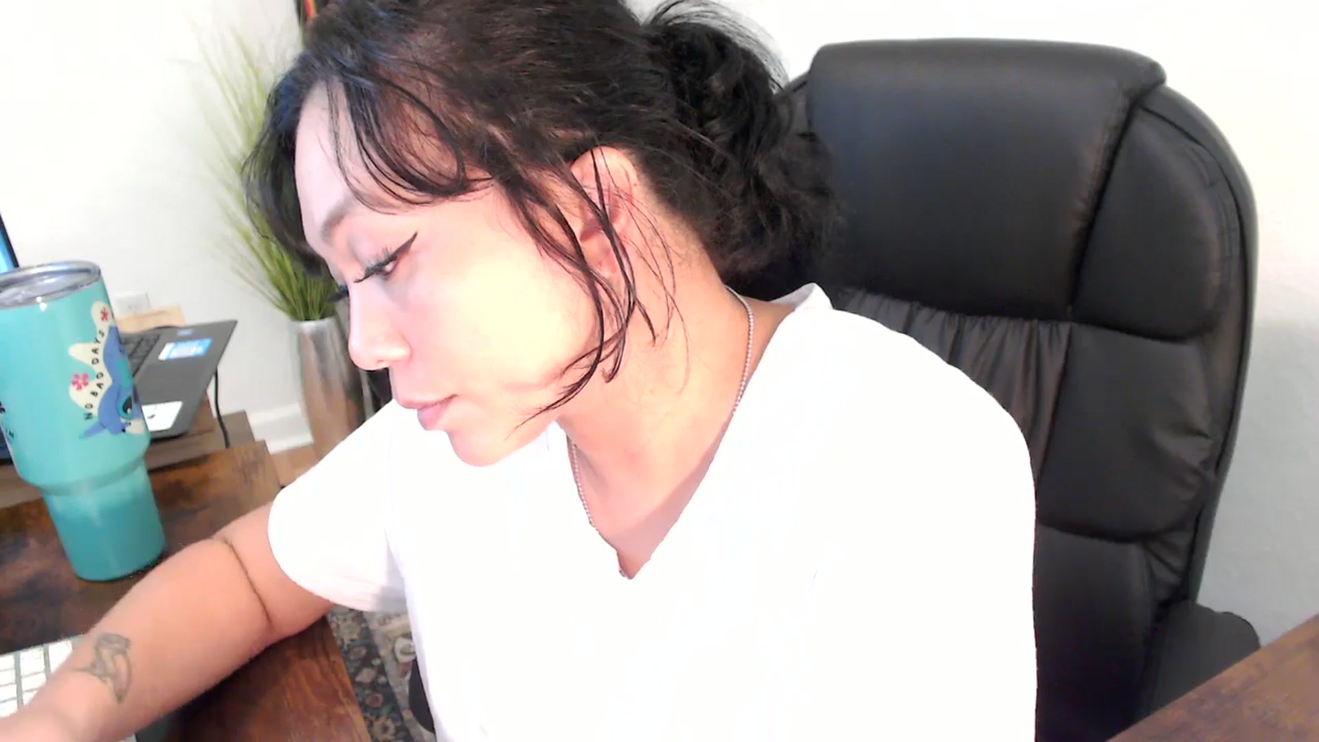 Gallery image thumbnail from MickaylaMinx's myfreecams stream on, 11/14/2024, 20:59 image 5 of 20